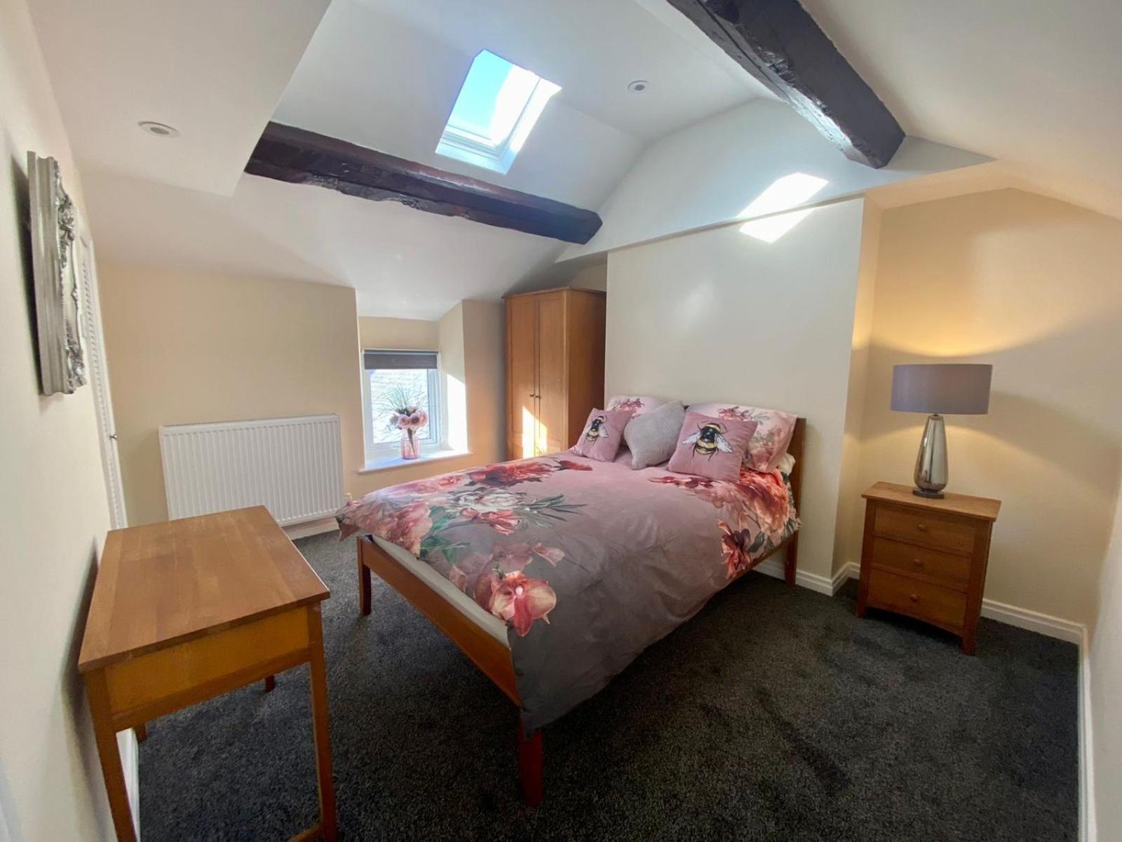 Three-Bedroom House photo 3