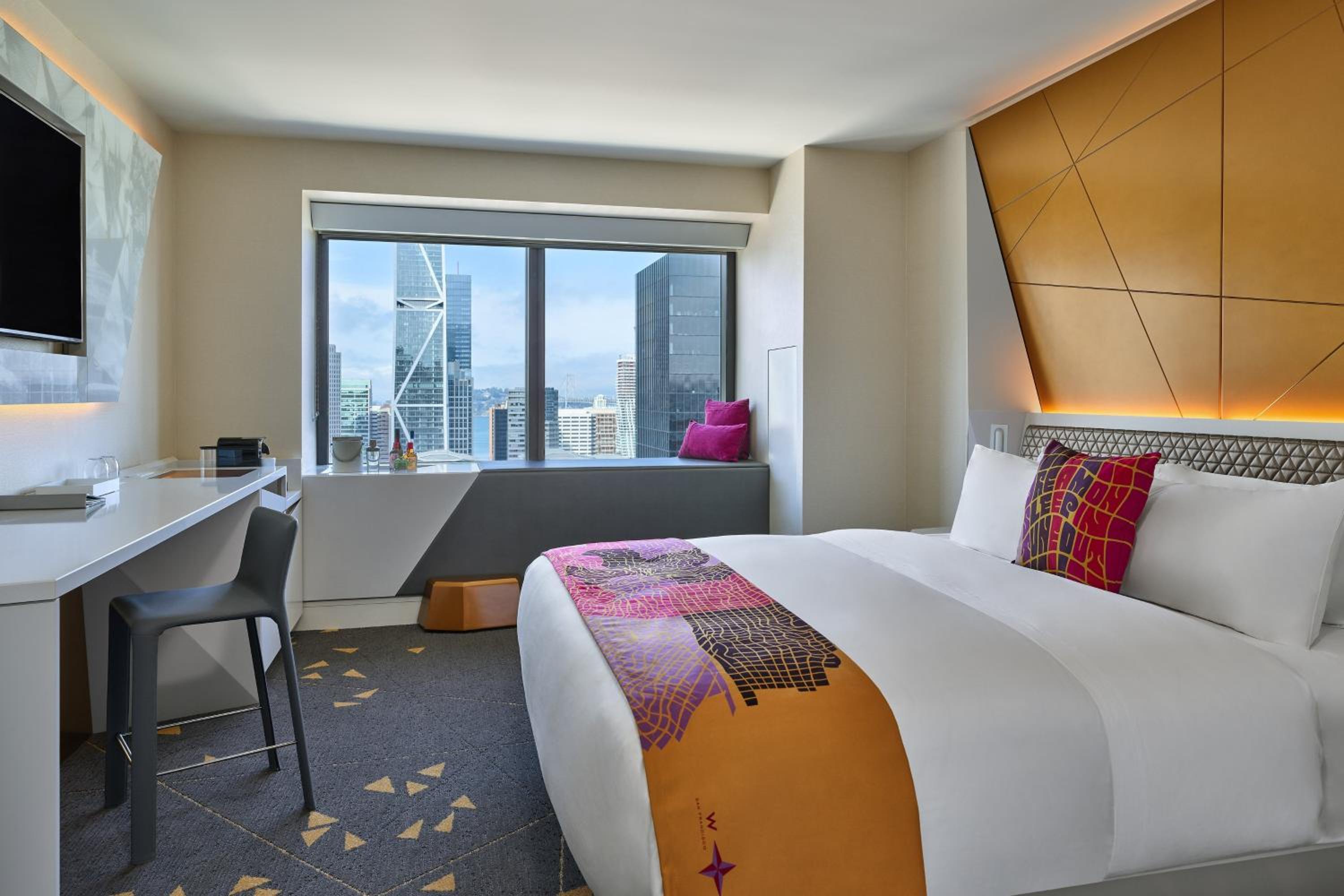 Superior King Room with City View - High Floor - Photo 1