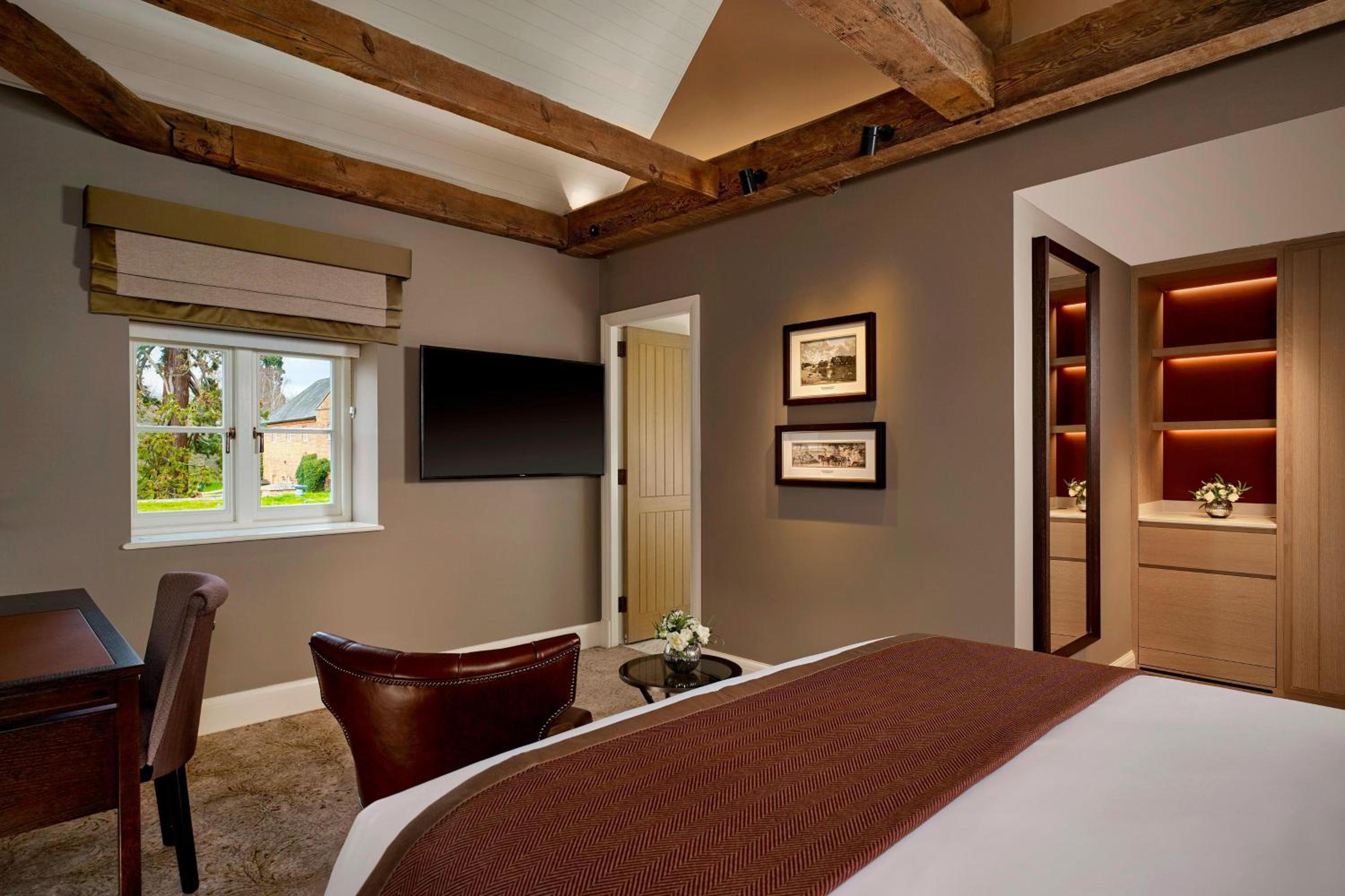 Classic King Room photo 2