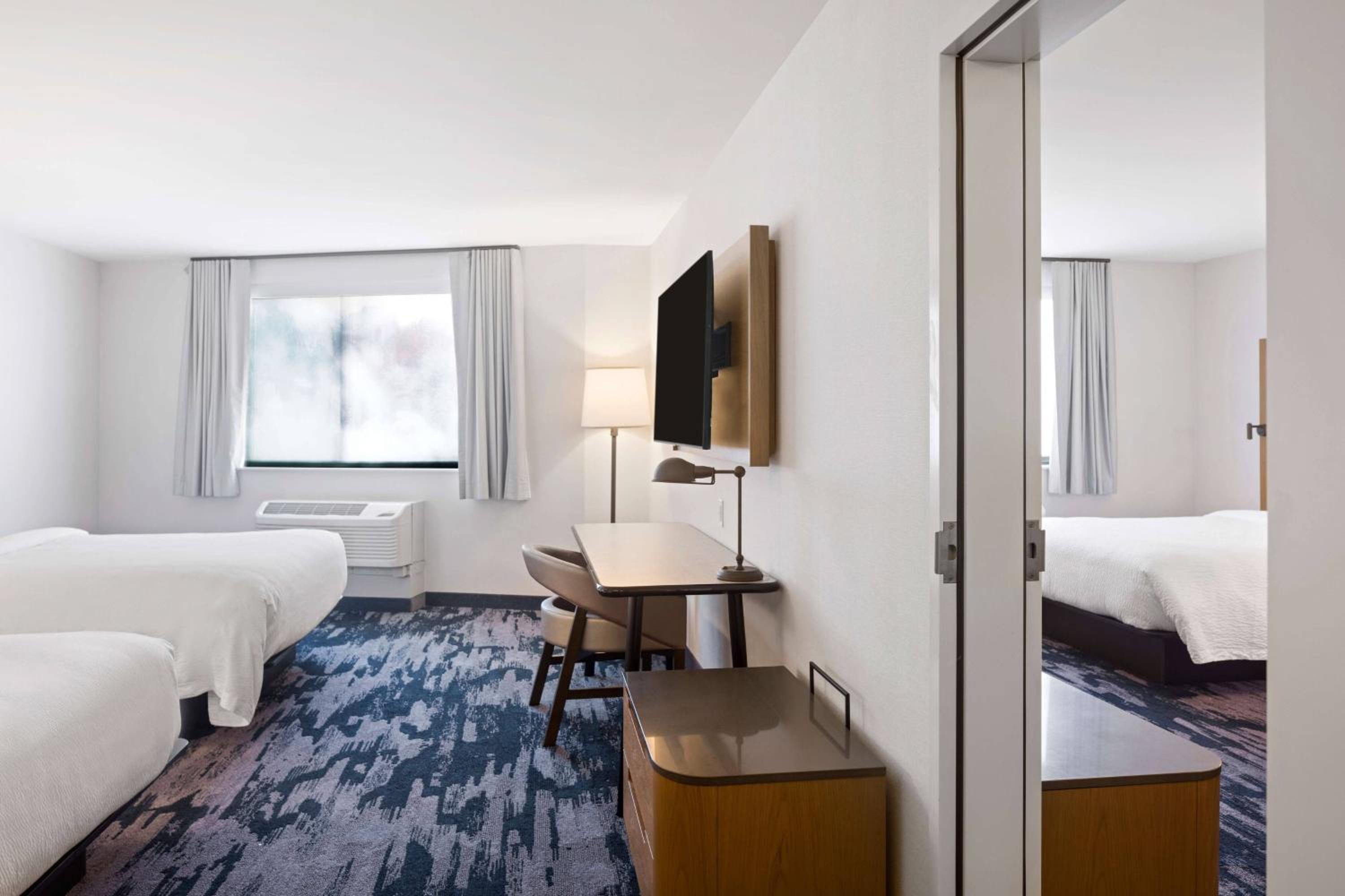 Double Queen Room - Photo 3