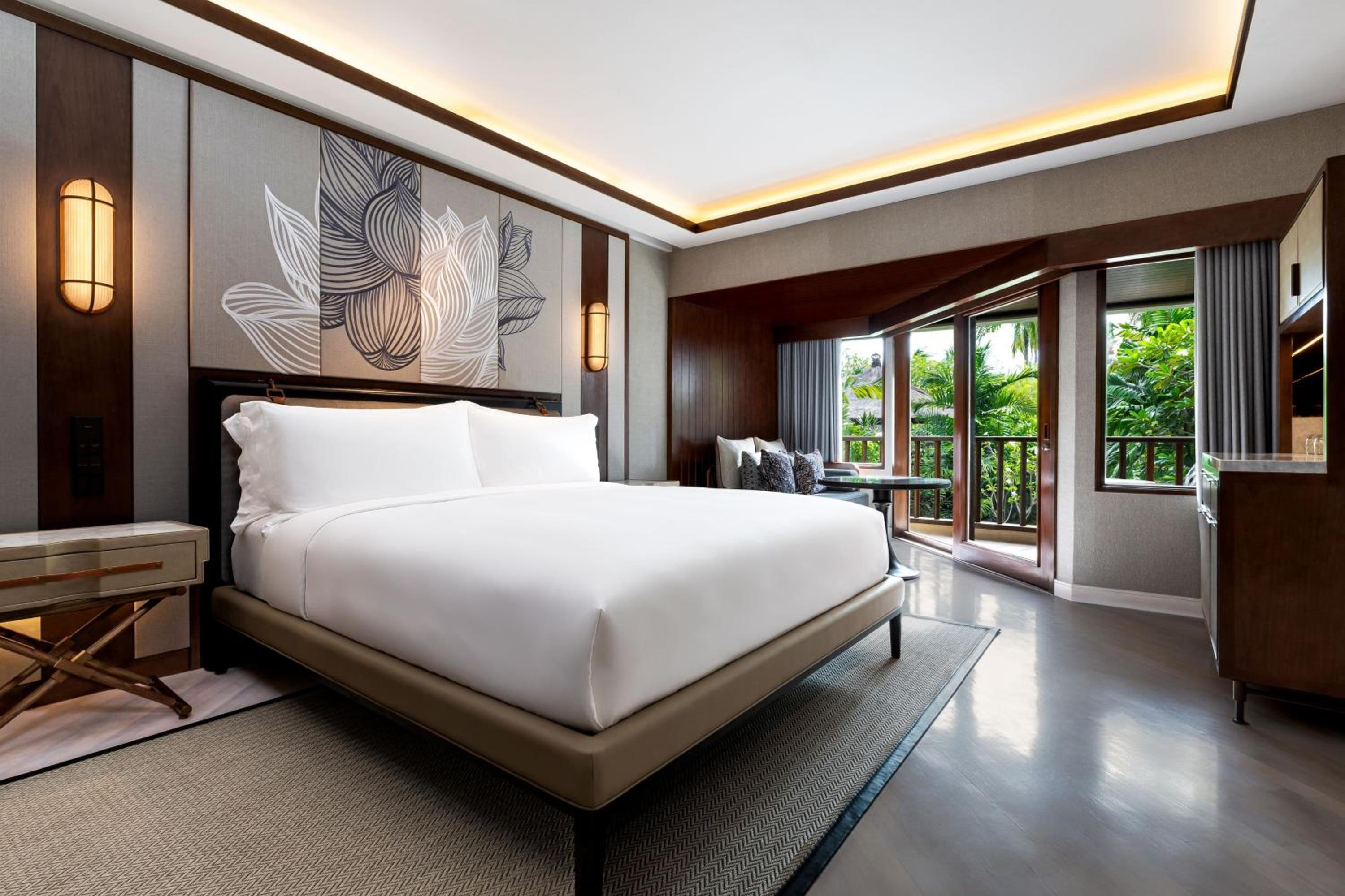 Deluxe Garden View, Guest room, 1 King, Balcony with Free Daily Activity - Photo 1