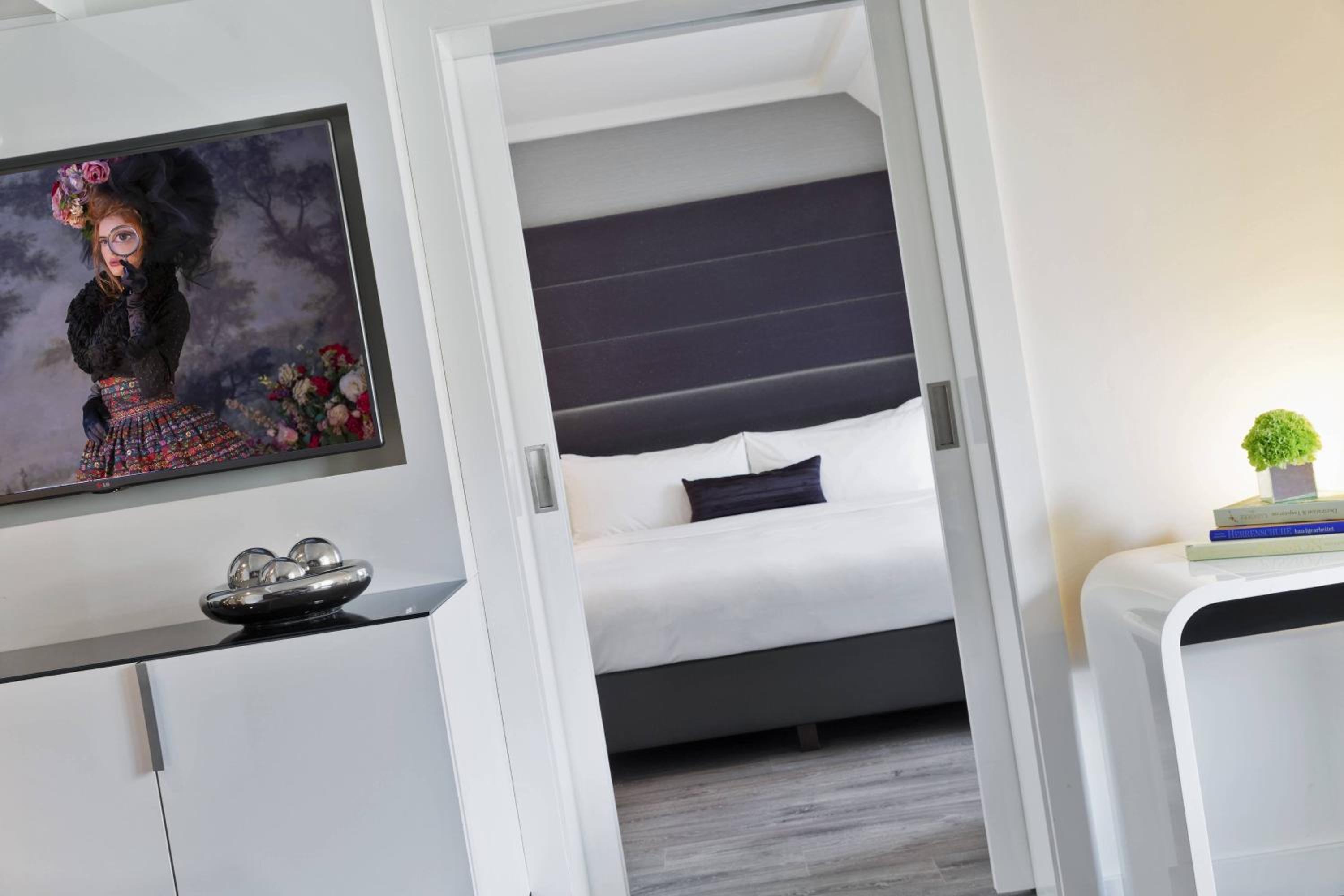 One-Bedroom Premium King Suite with Sofa Bed