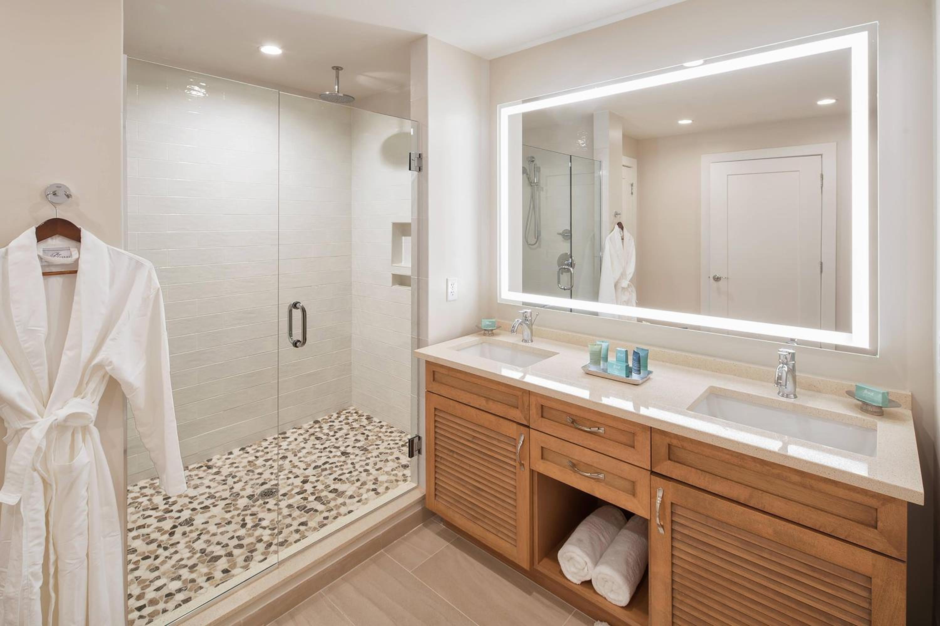 Two-Bedroom King Suite with Sofa Bed, photo 7