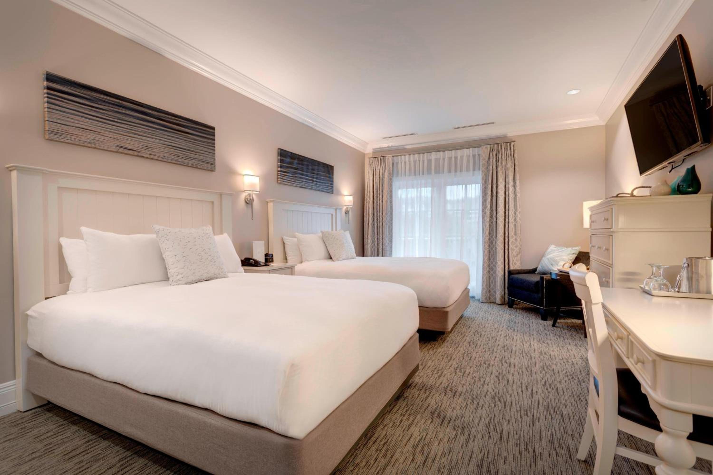 Two-Bedroom Grand Connecting Suite with Quarry View and Balcony photo 3