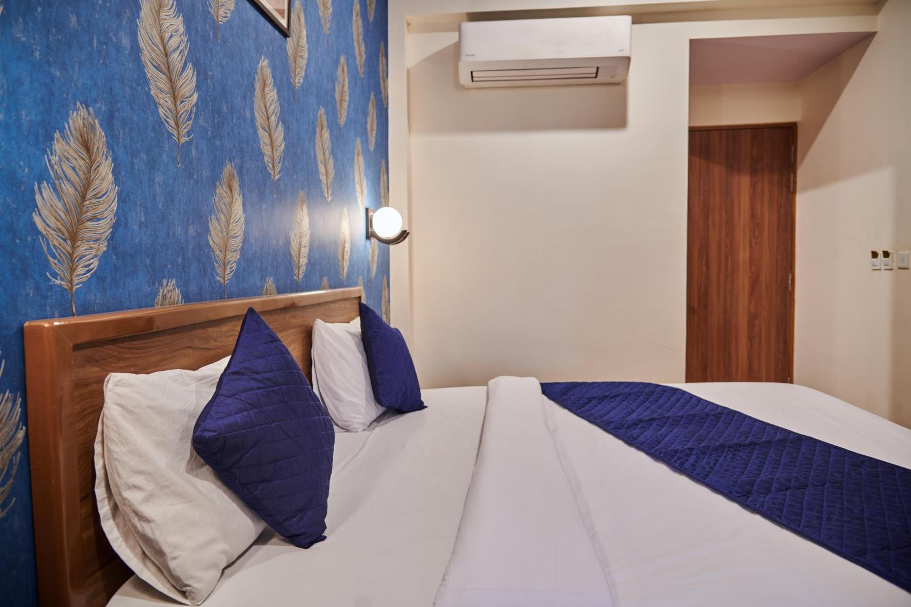 Deluxe Double Room - Photo 17