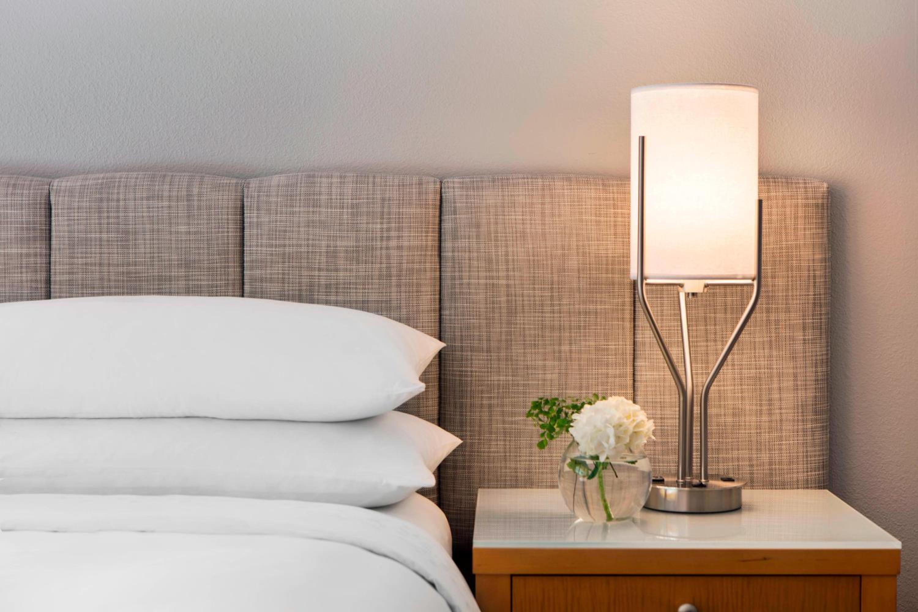 King Room (No Resort Fees) - Photo 8