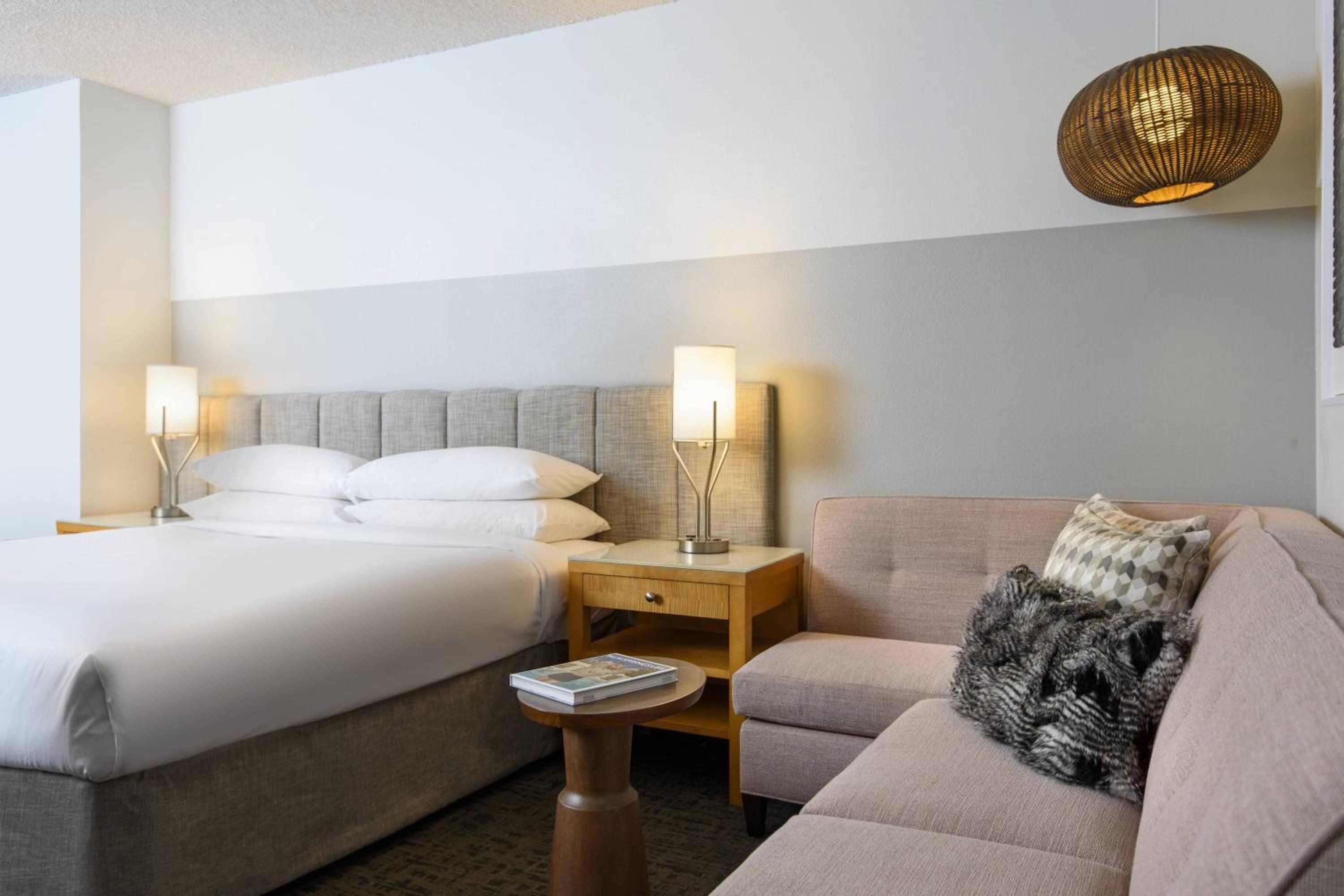King Room (No Resort Fees) - Photo 2