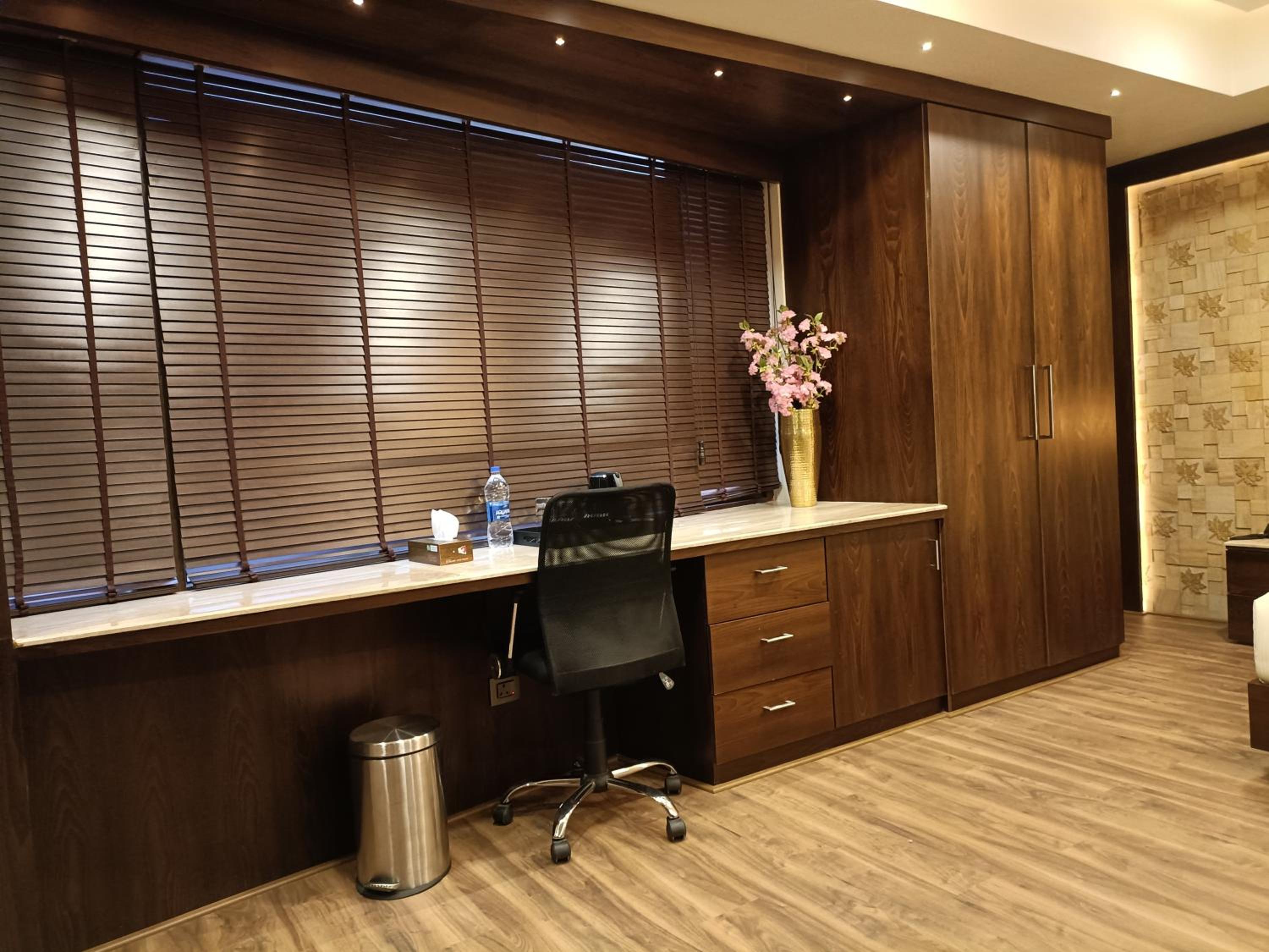 Superior King Room - Photo 7