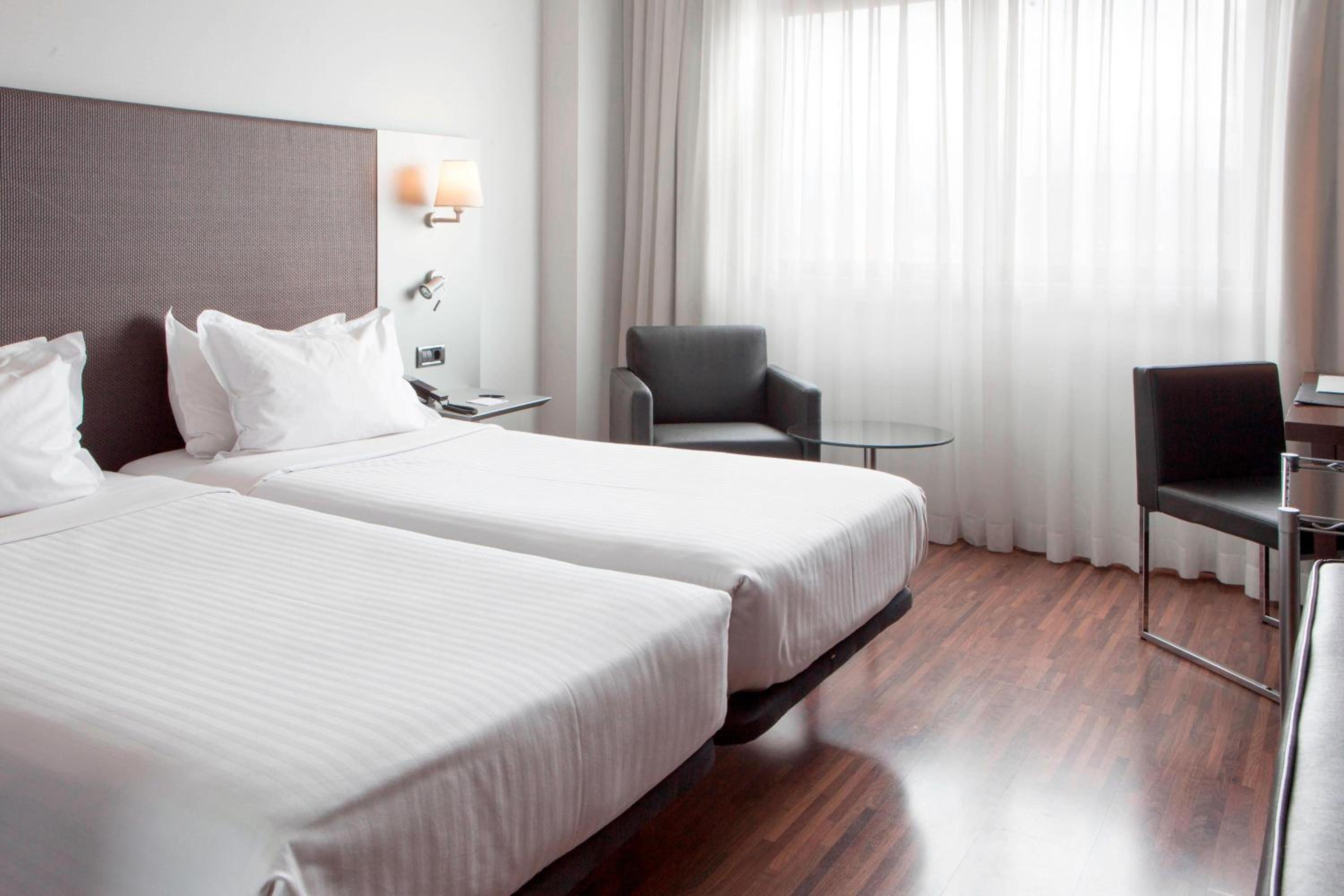 Standard room, Guest room, 2 Twin/Single Bed(s) - Photo 2