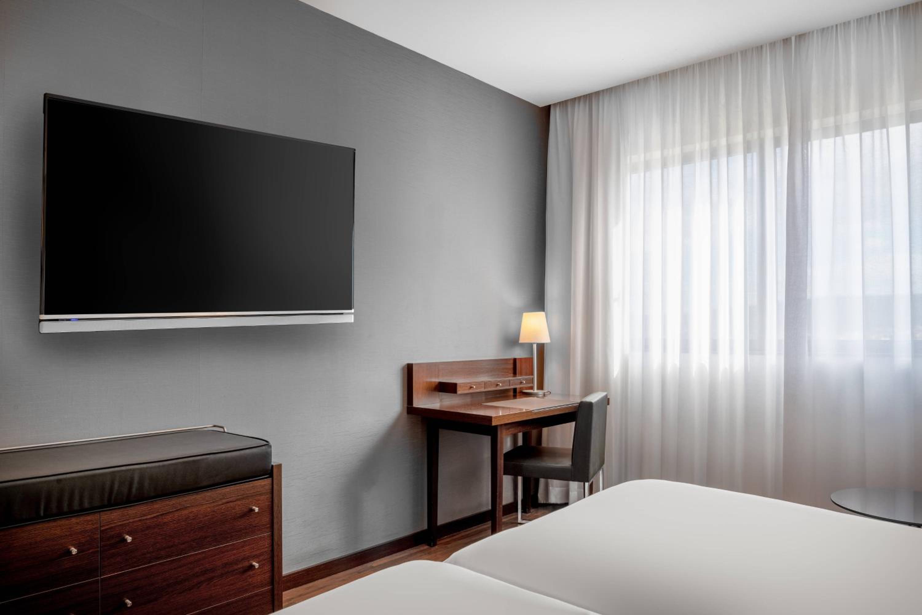 Standard room, Guest room, 2 Twin/Single Bed(s) - Photo 3