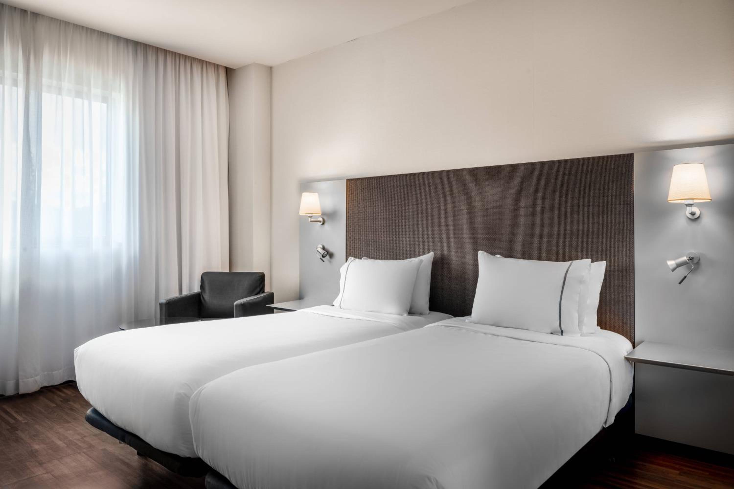 Standard room, Guest room, 2 Twin/Single Bed(s) - Photo 1
