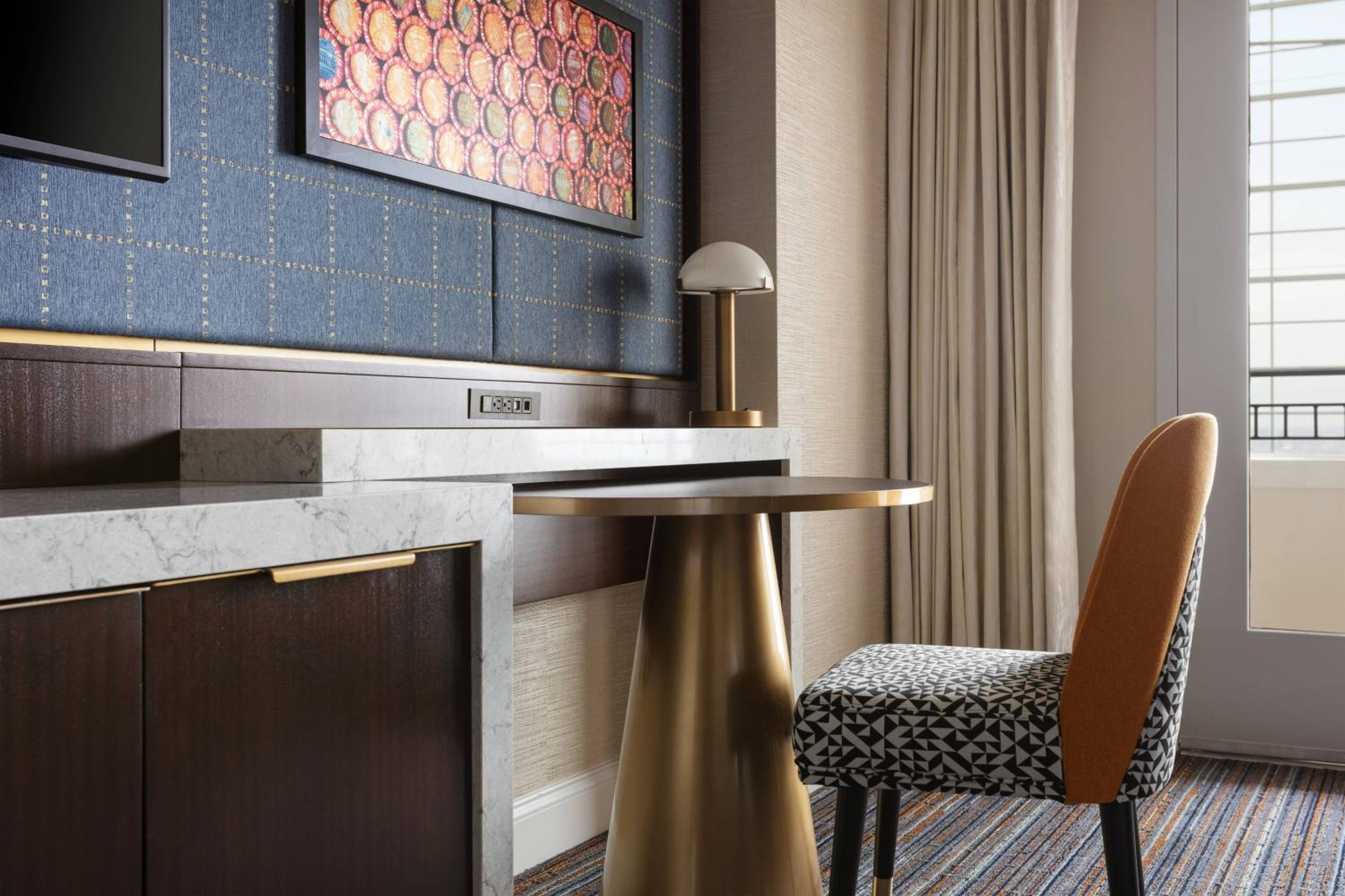 King or Queen Room with Atrium View  - Photo 1