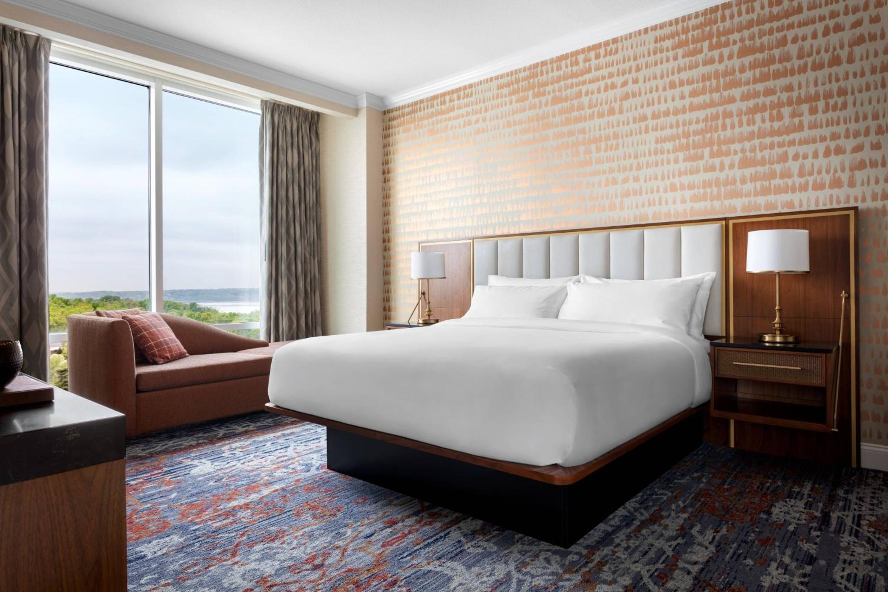 Executive King Suite - Photo 1