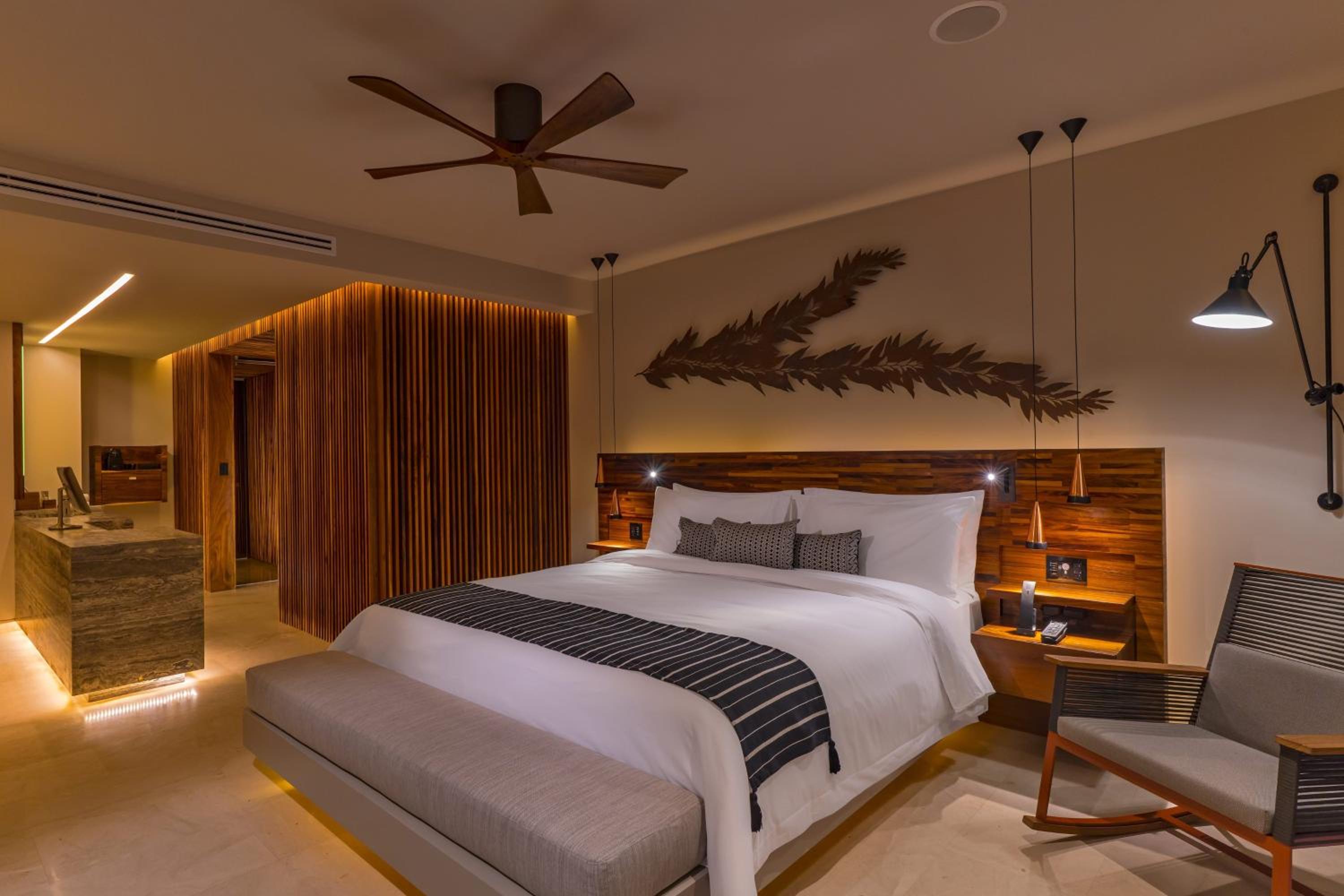 Habitación Oasis King con Balcón y Vista al Océano