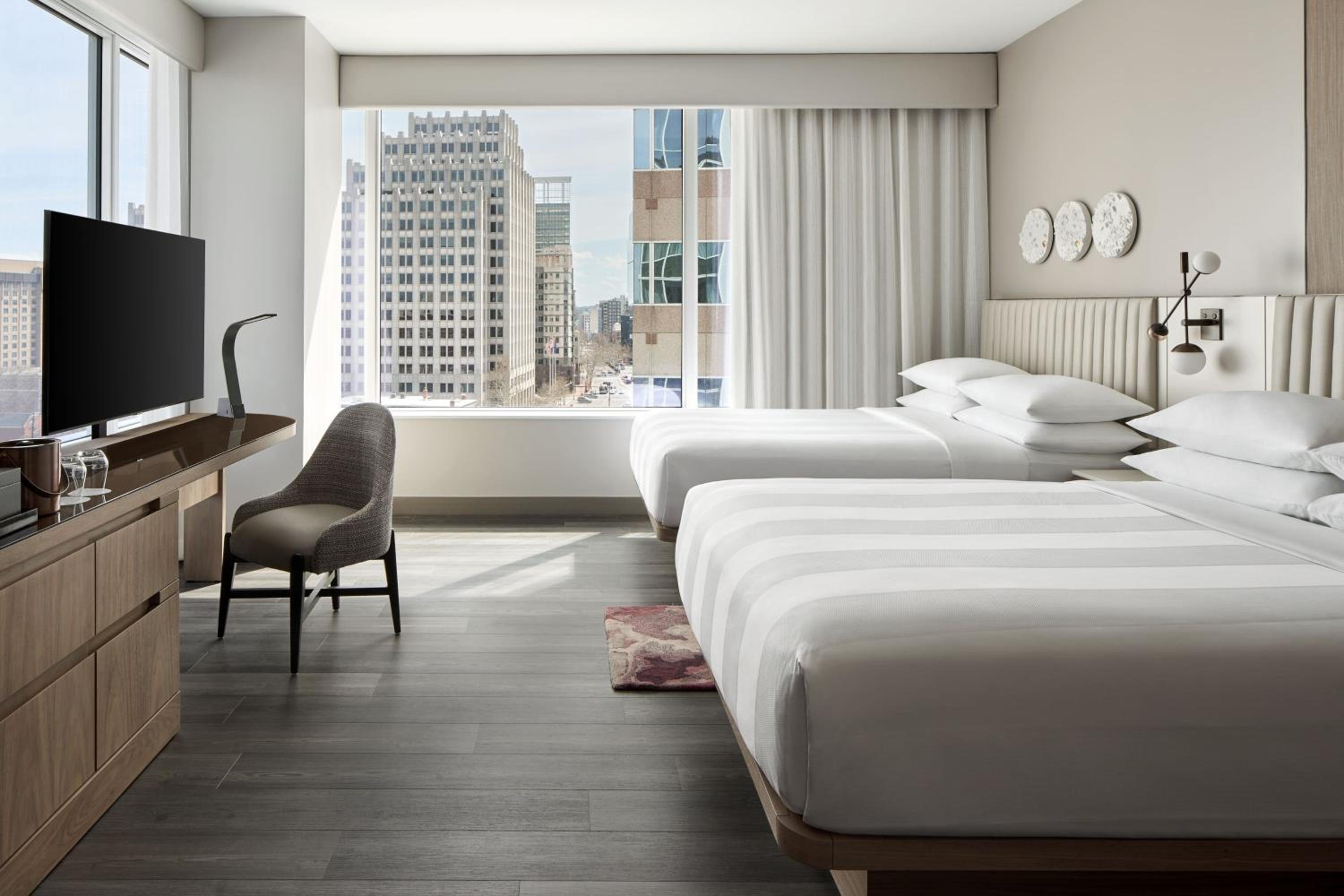 View Room, Guest room, 2 Queen,  City view (Mobility &amp; Hearing Accessible w/ Roll-in Shower) - Photo 2