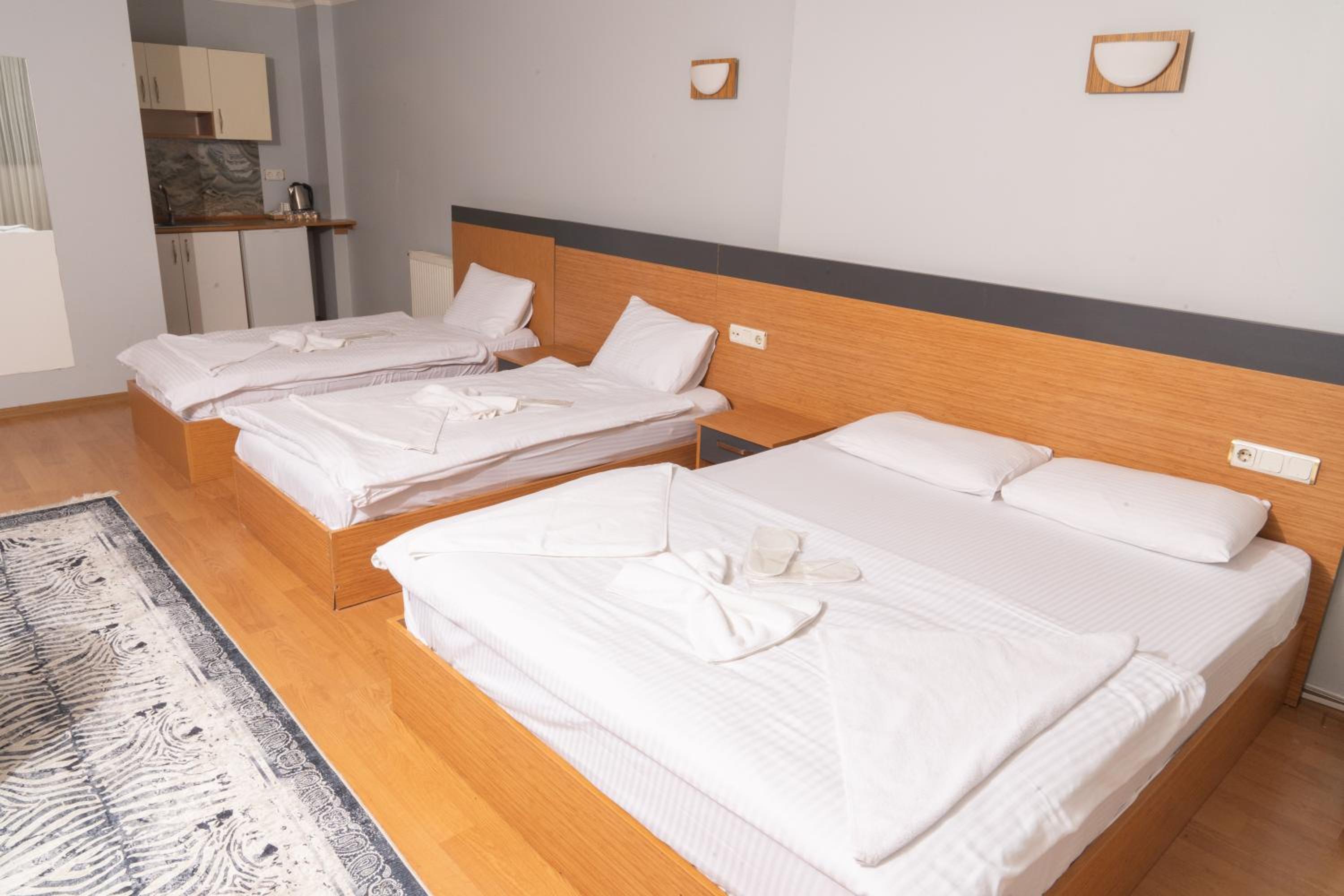 Quadruple Room - Photo 1