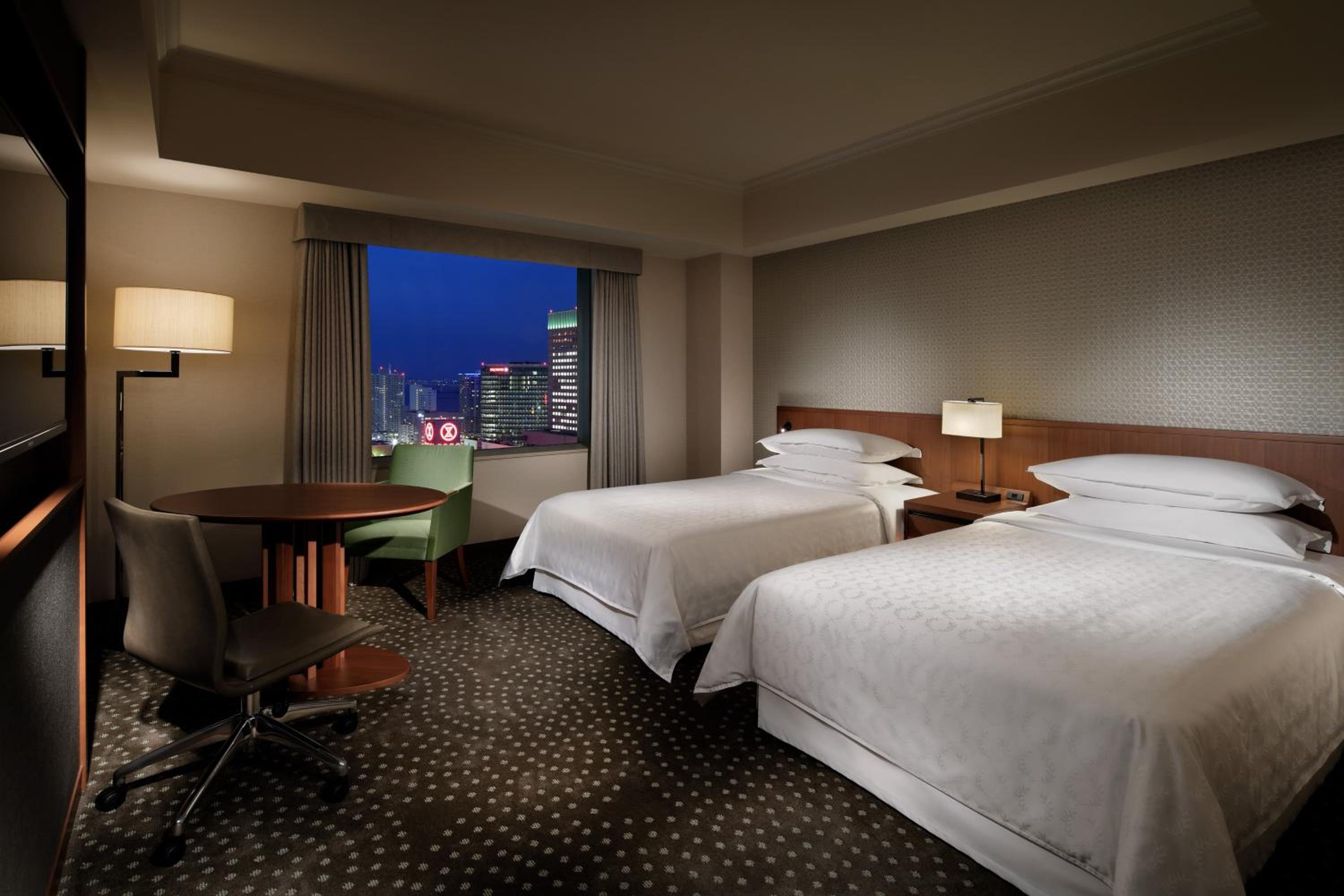 Luxury twin, Guest room, 2 Twin/Single Bed(s), City view - Photo 1