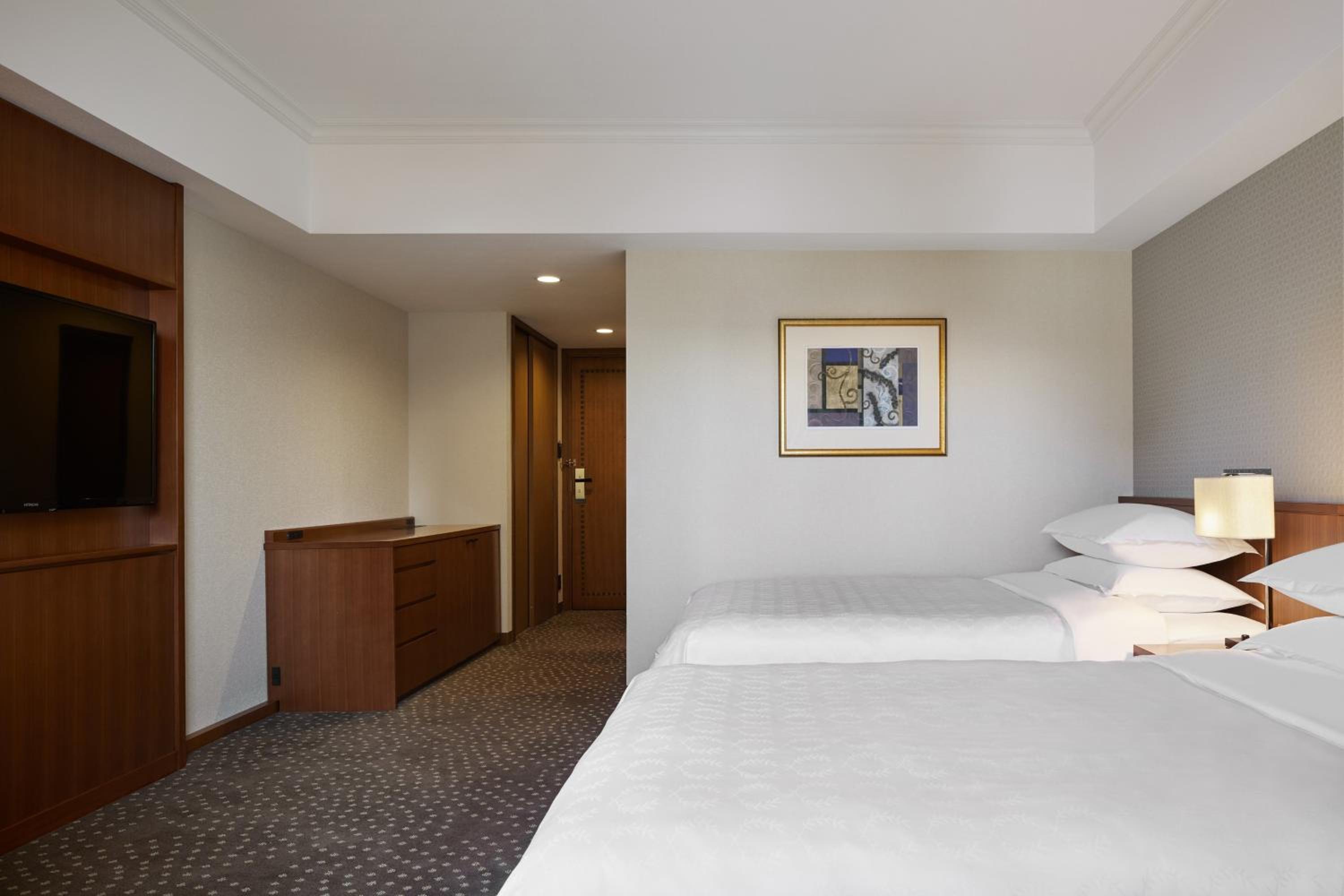 Standard Twin, Guest room, 2 Twin/Single Bed(s), City view - Photo 2