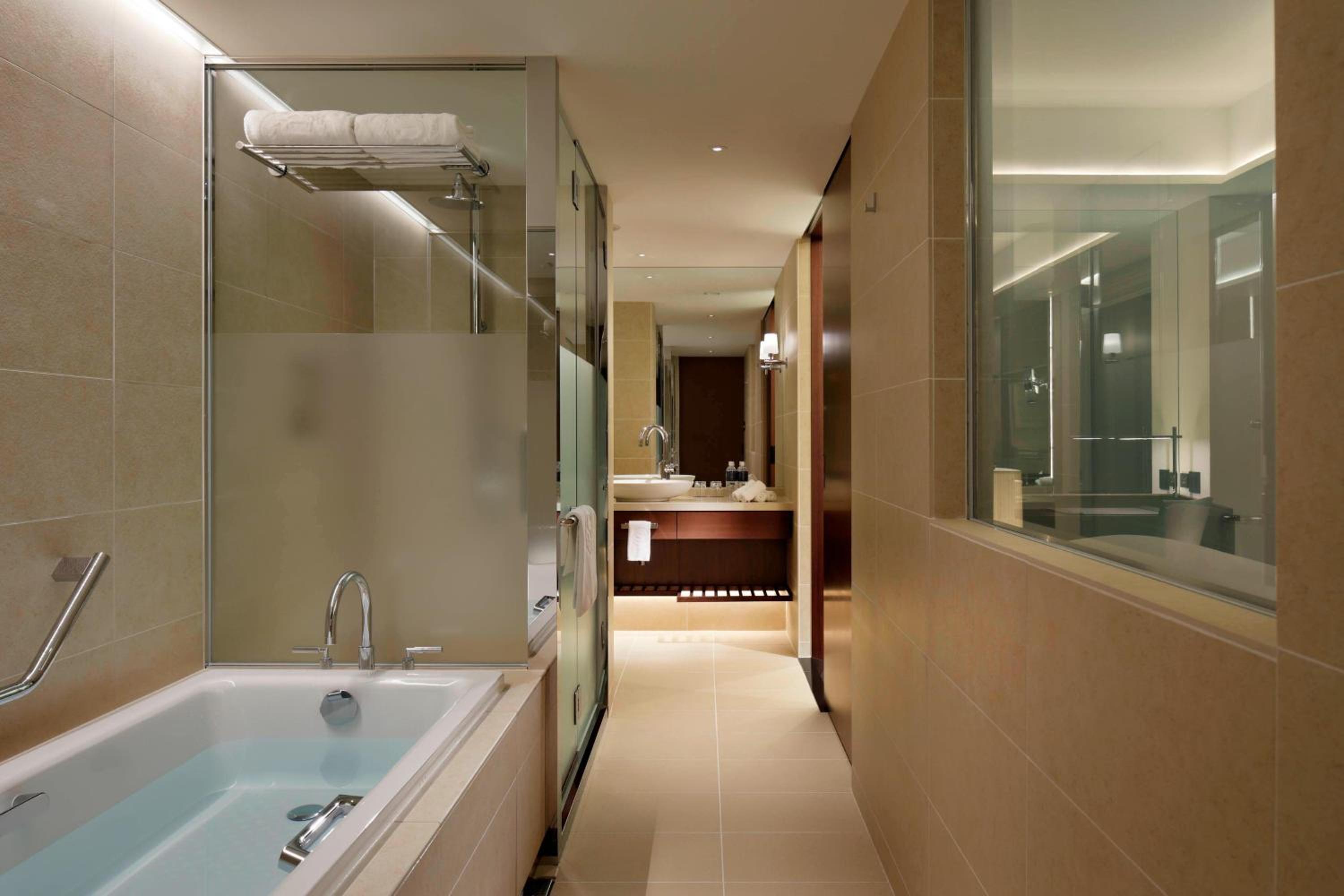 Luxury deluxe twin, Larger Guest room, 2 Twin/Single Bed(s) - Photo 2