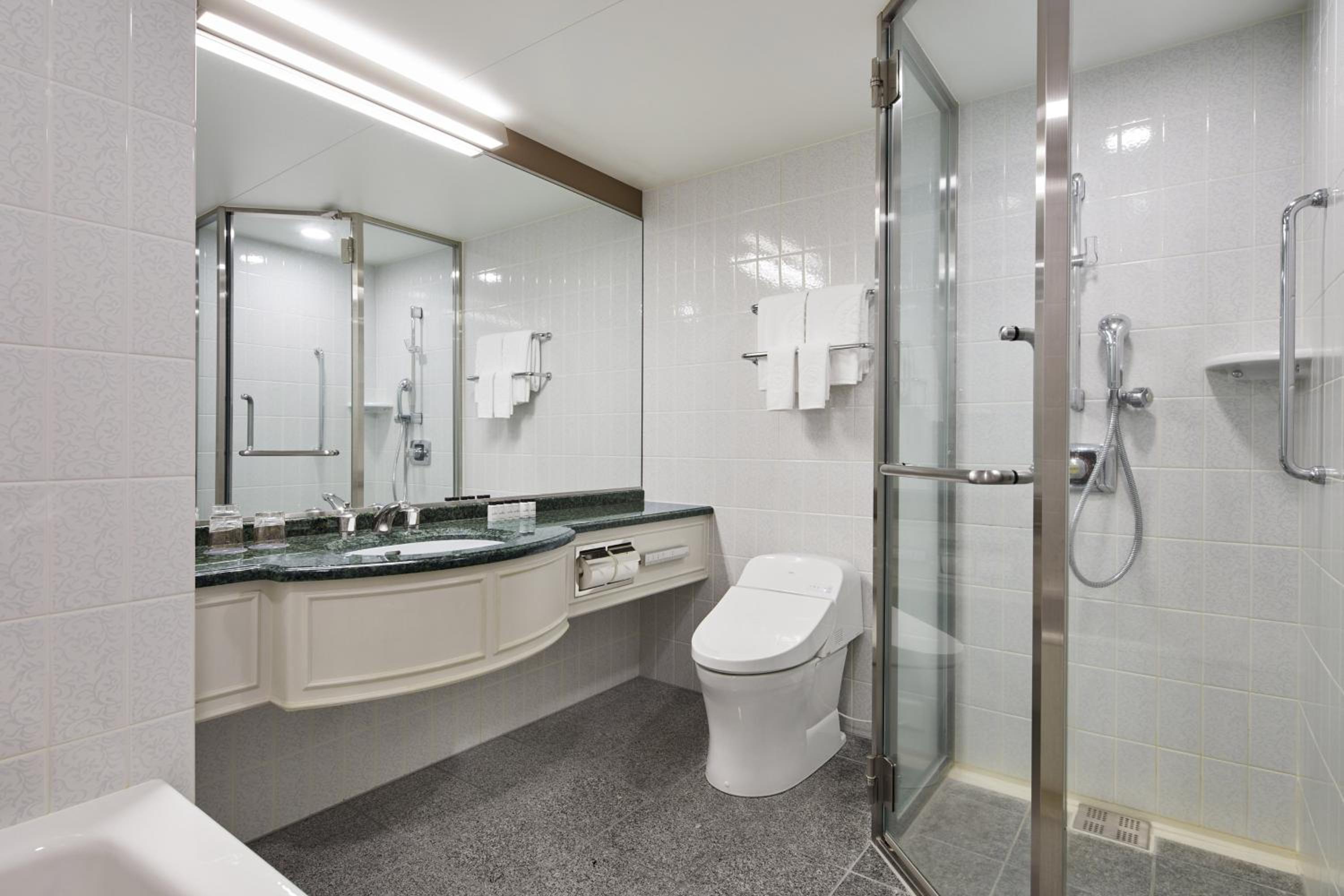 Standard Twin, Guest room, 2 Twin/Single Bed(s), City view - Photo 7