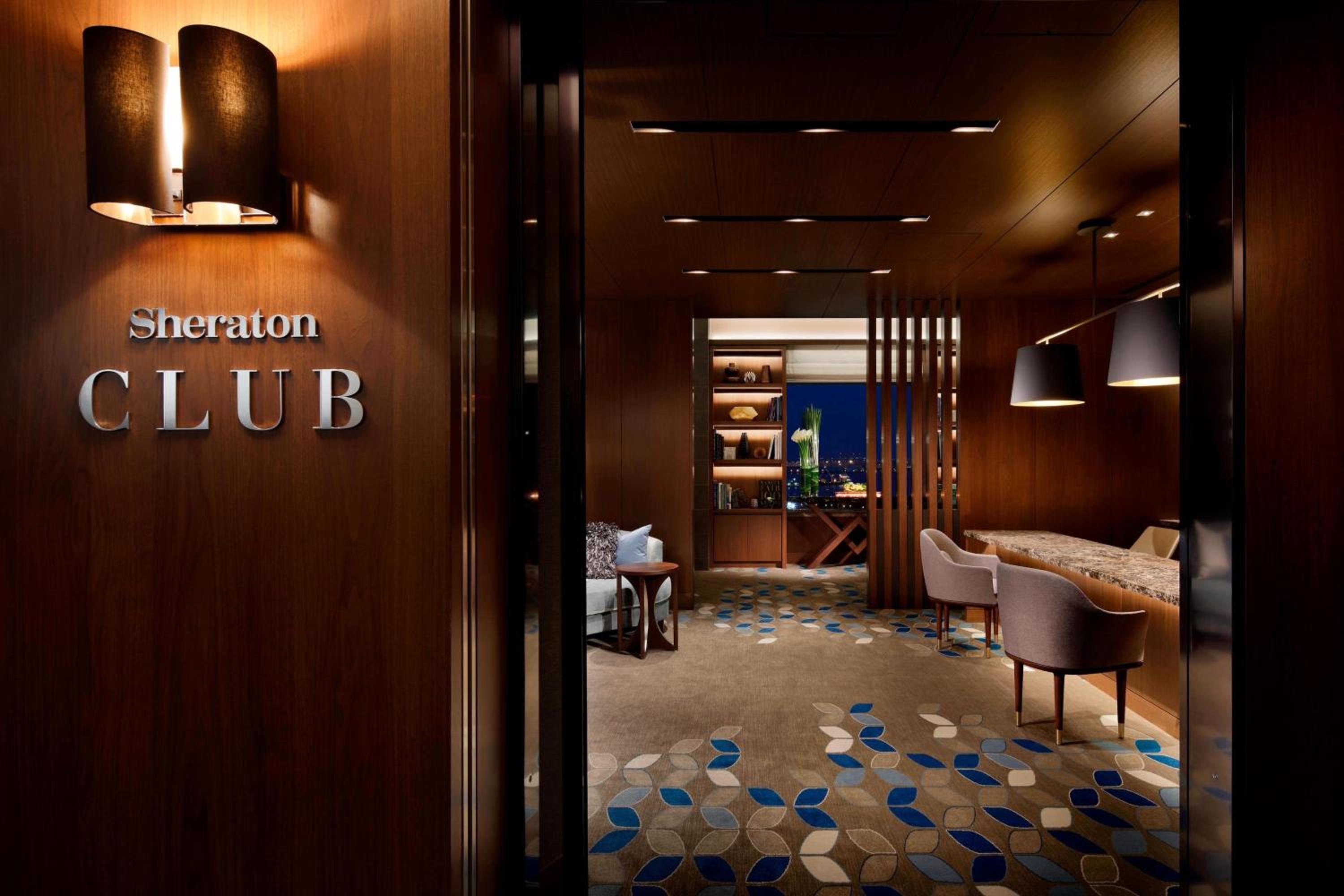 Club level, Guest room, 2 Twin/Single Bed(s), City view - Photo 15