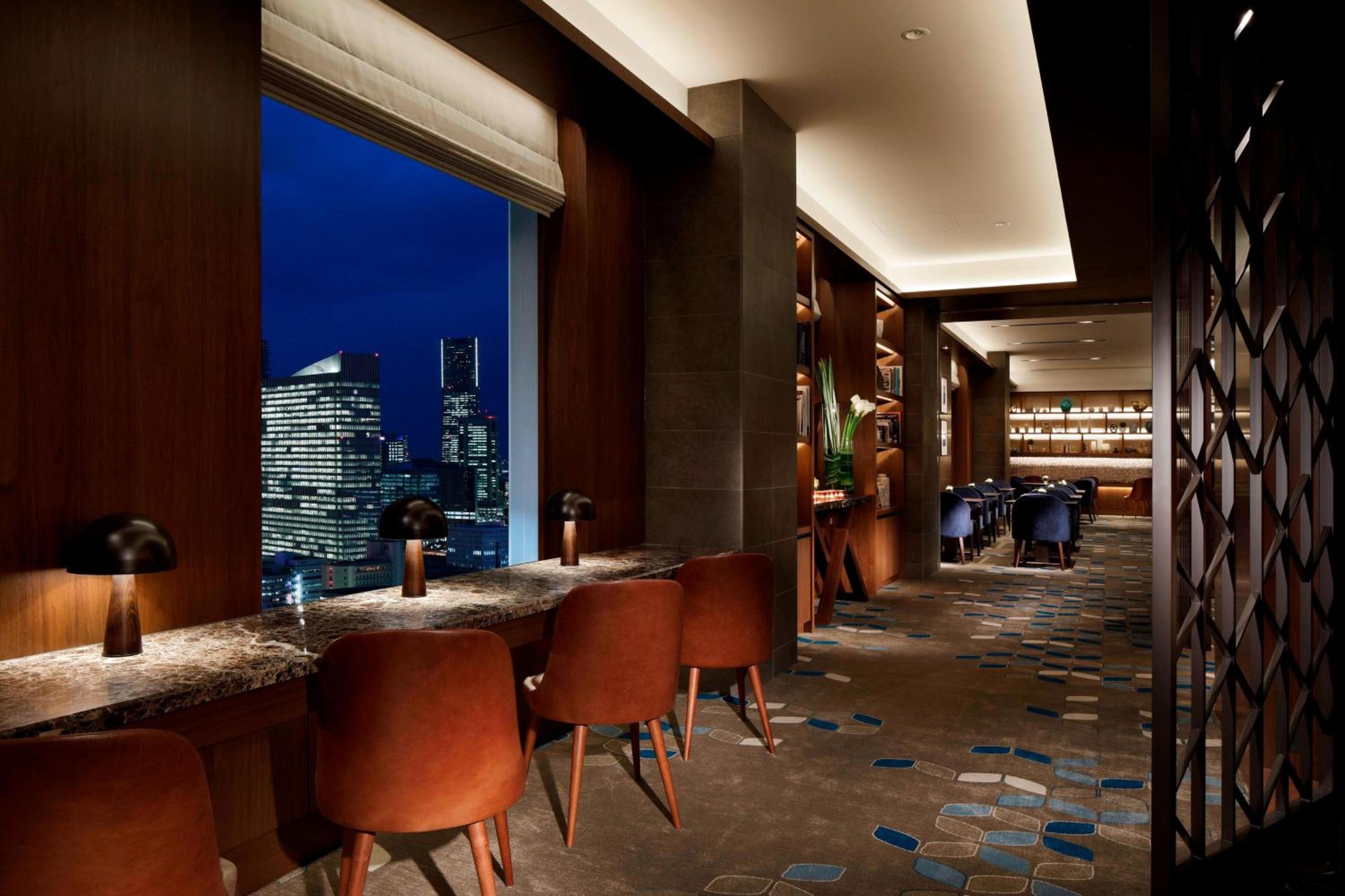 Club level, Guest room, 2 Twin/Single Bed(s), City view - Photo 13