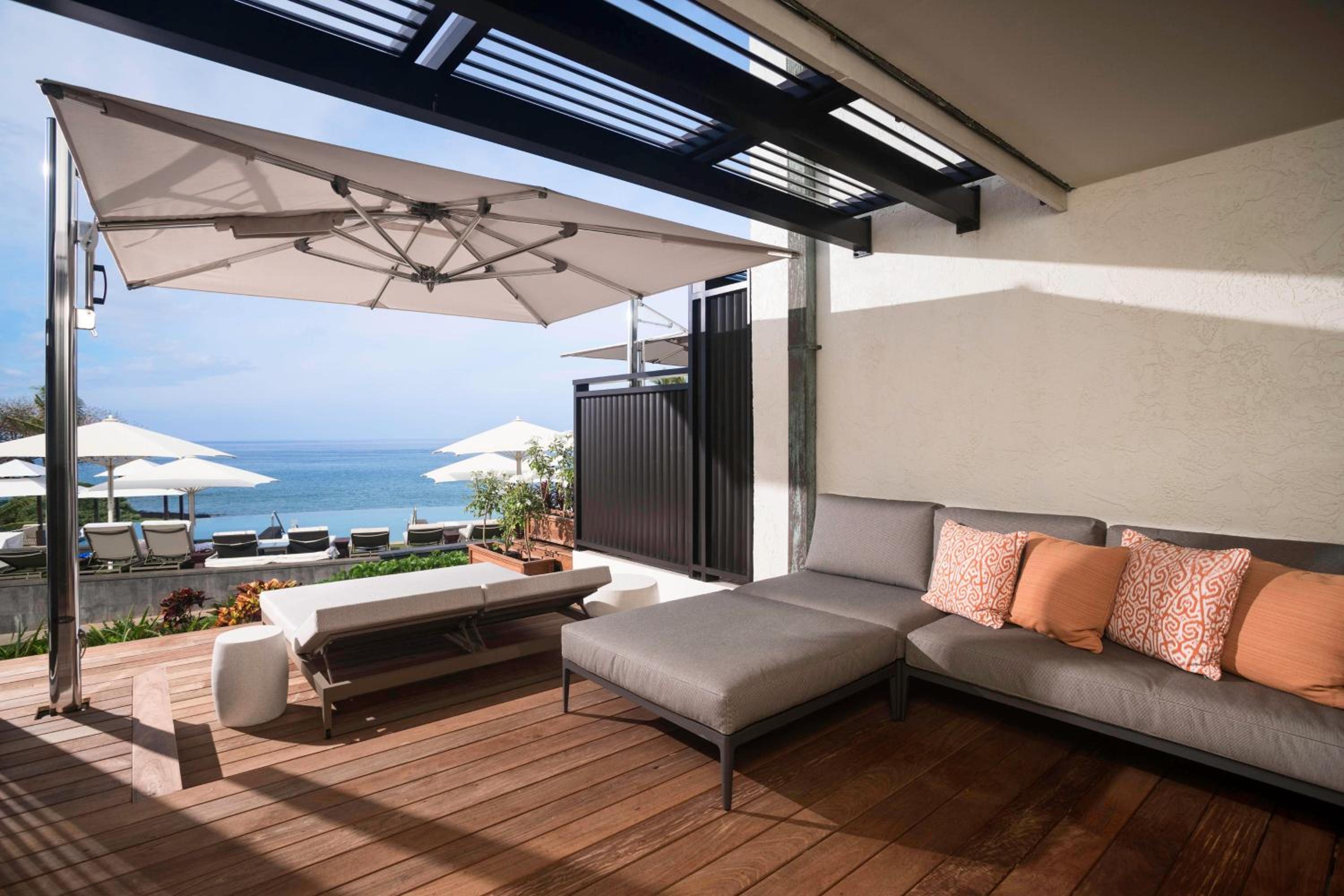 Premium Ocean Sundeck Queen - Photo 7