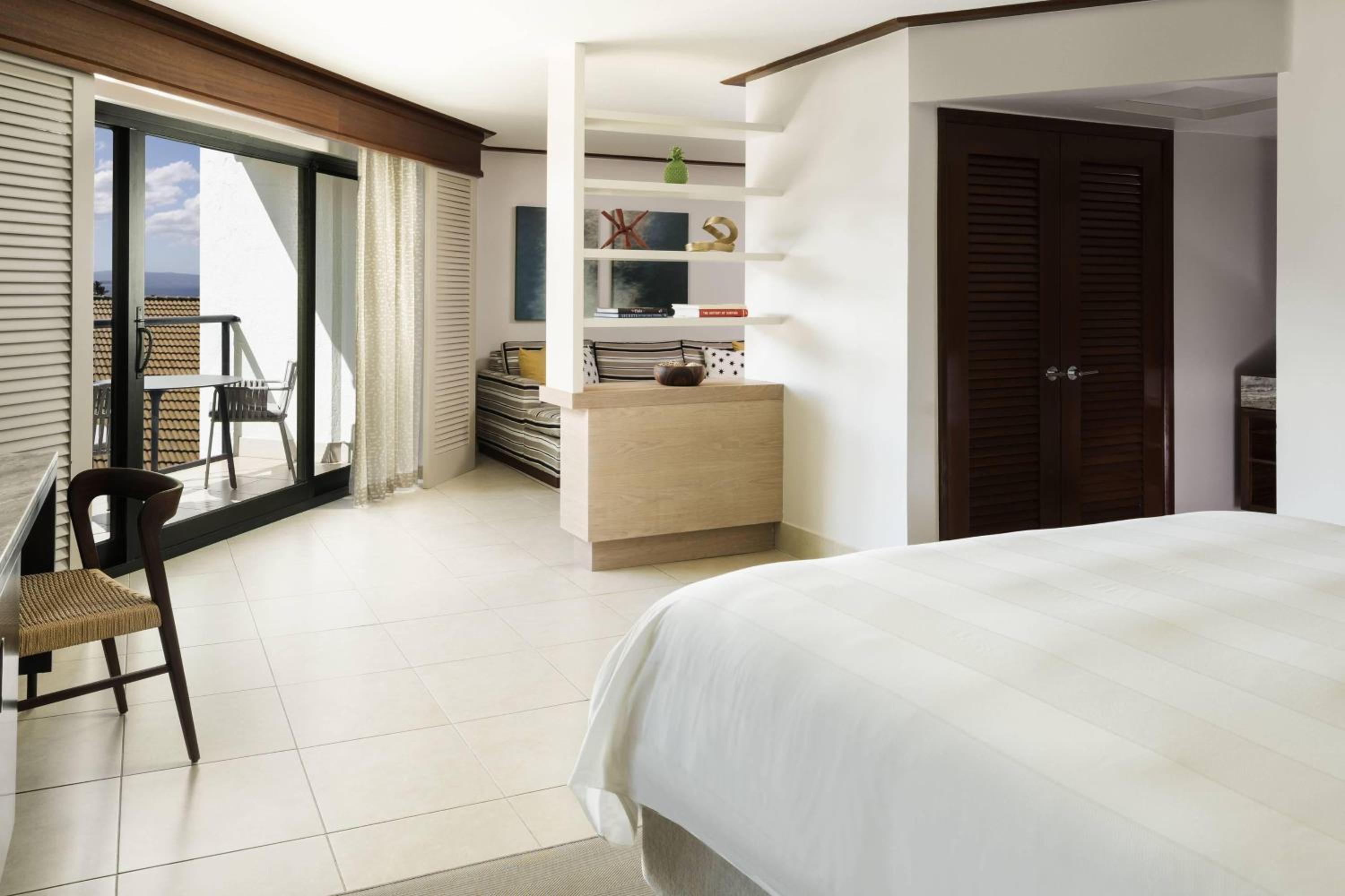 Junior Suite, 1 King, Balcony