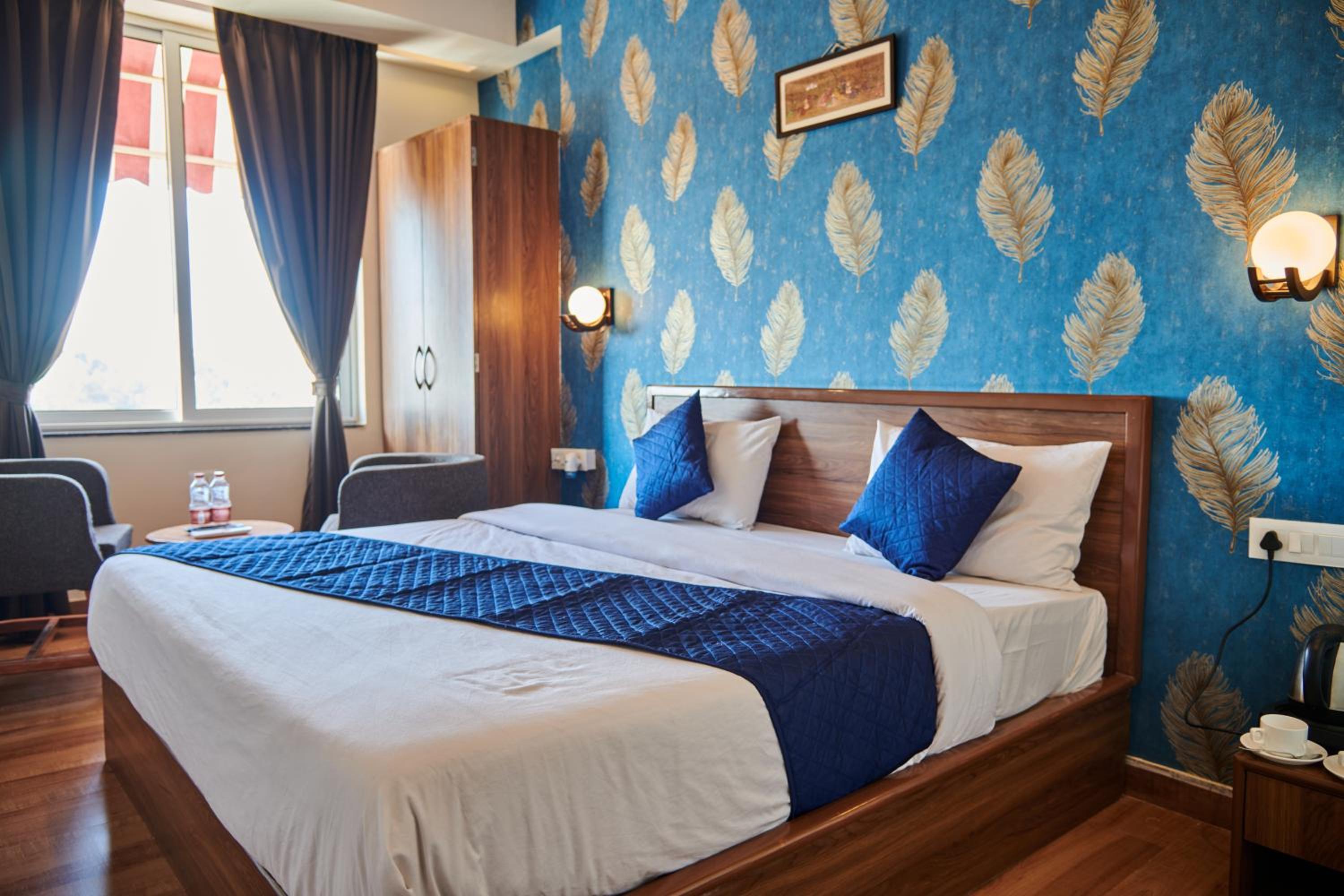 Deluxe Double Room - Photo 13