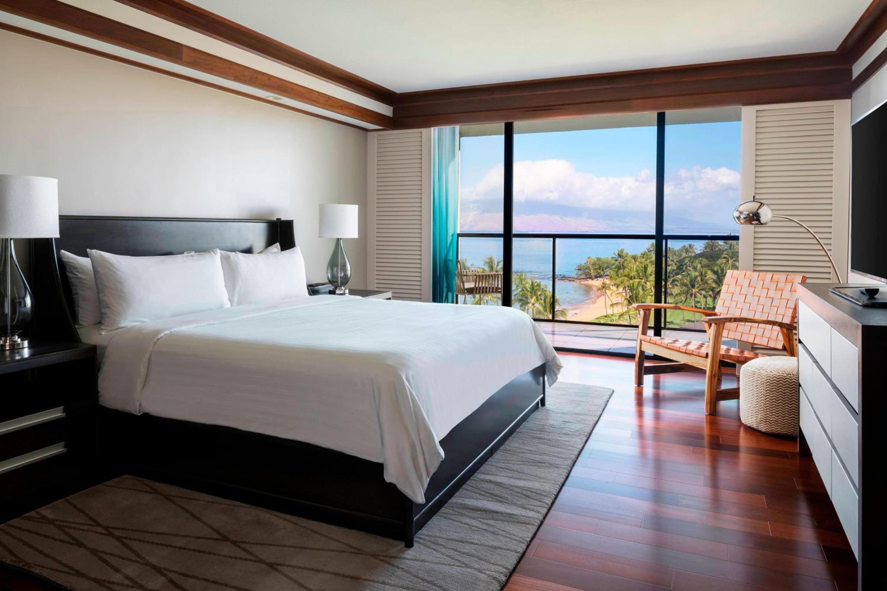 Two- Bedroom Presidential Suite with Ocean View thumbnail 5