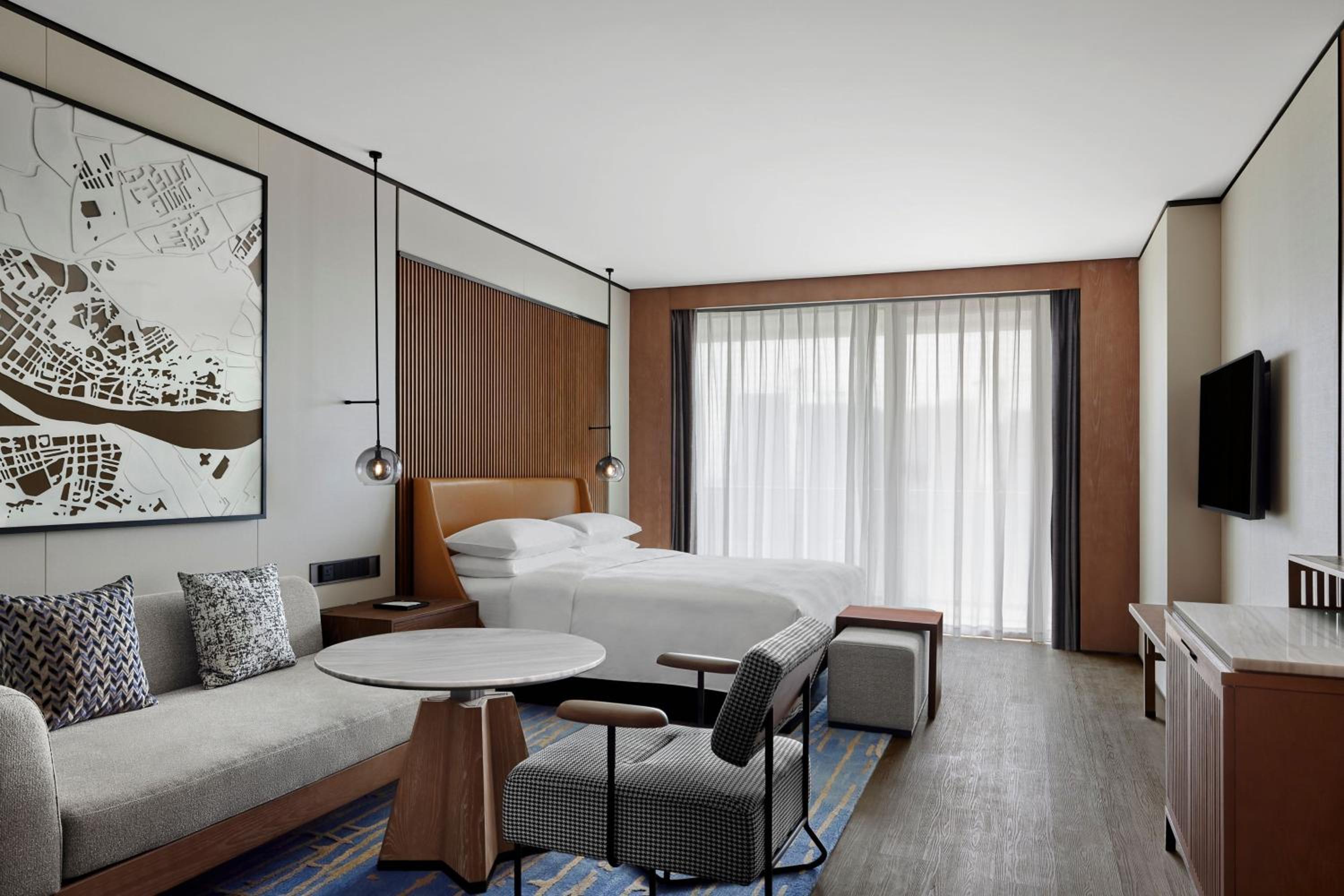Executive King Room - Photo 6