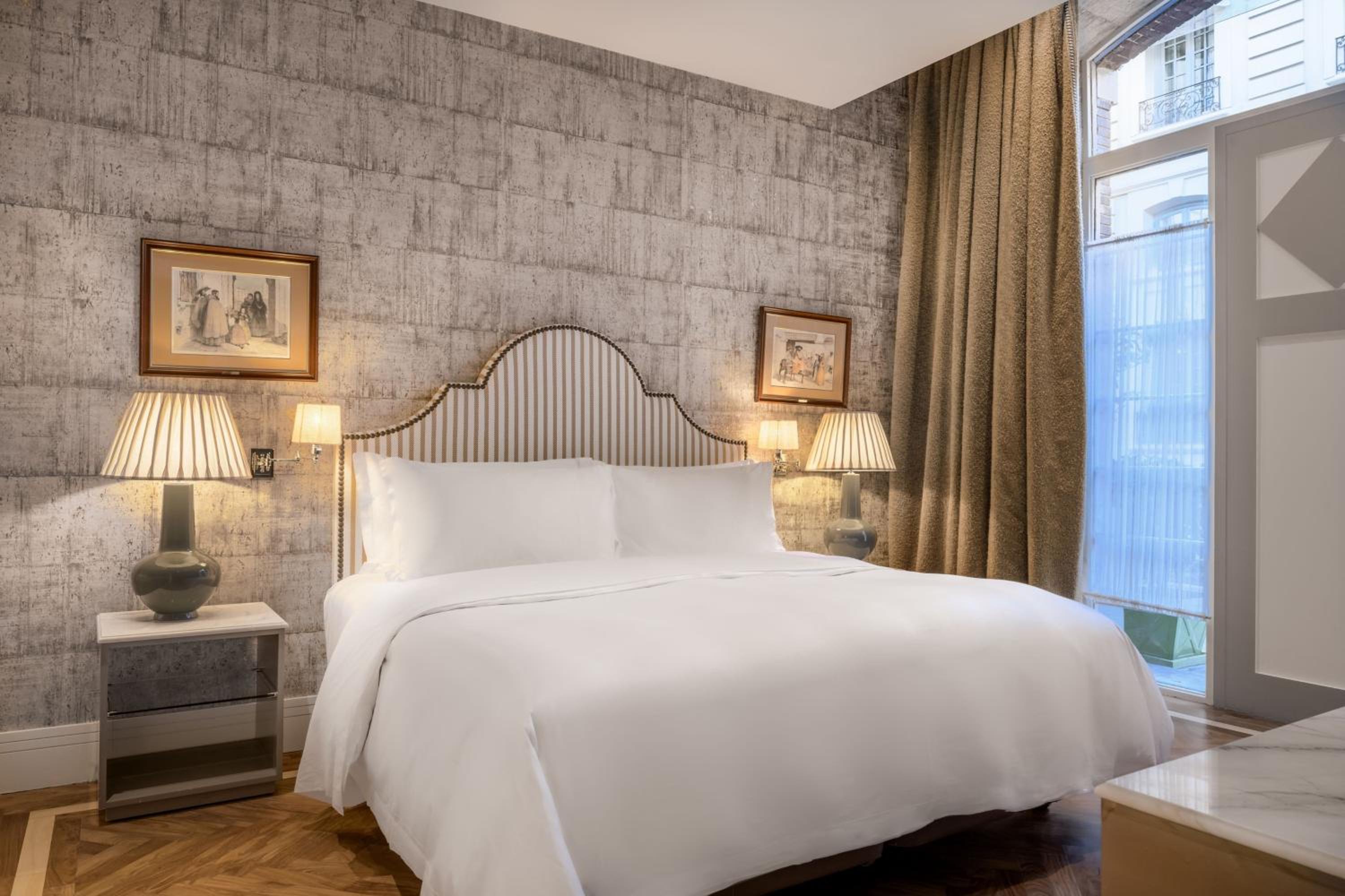 Junior King Suite