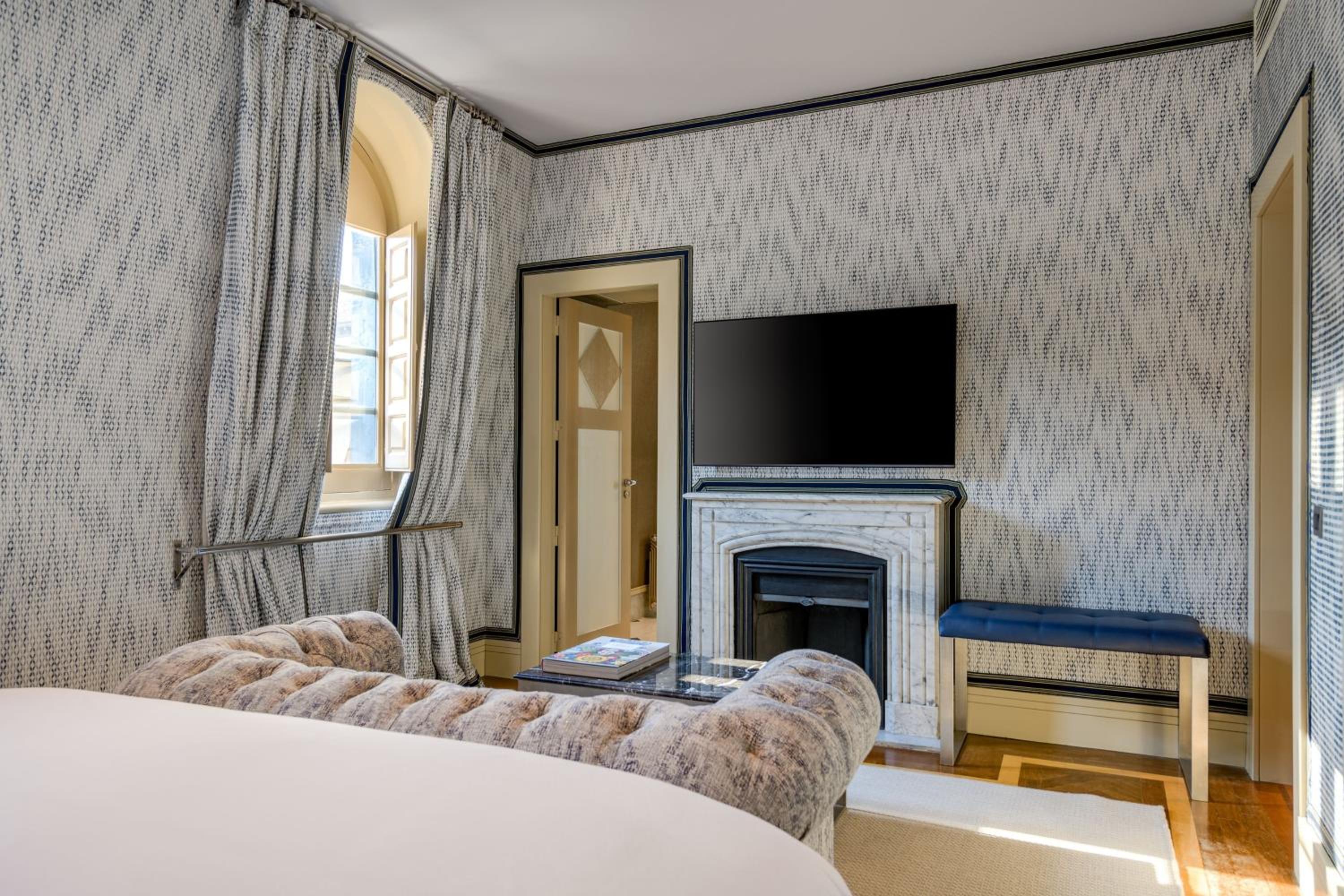 Suite - Photo 8