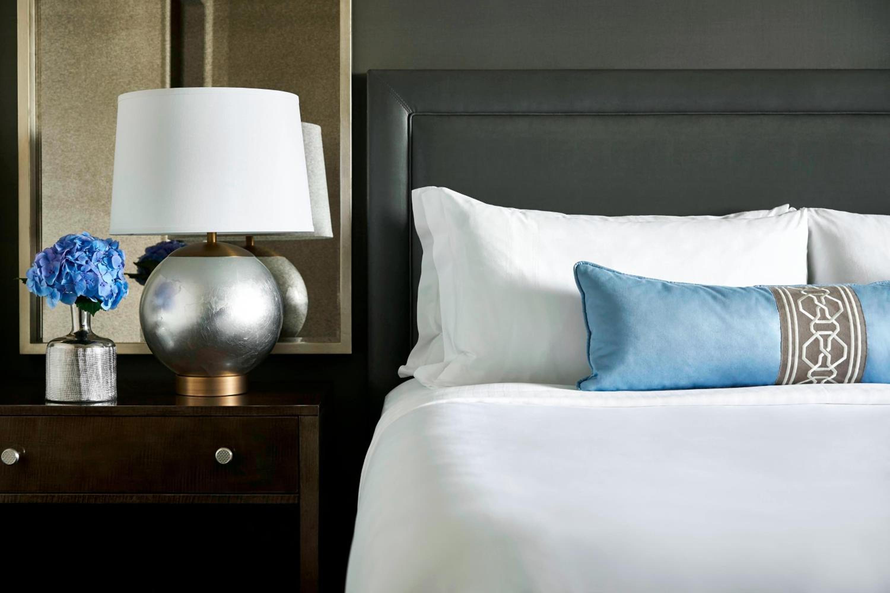 Guest Room with King Bed - Photo 2