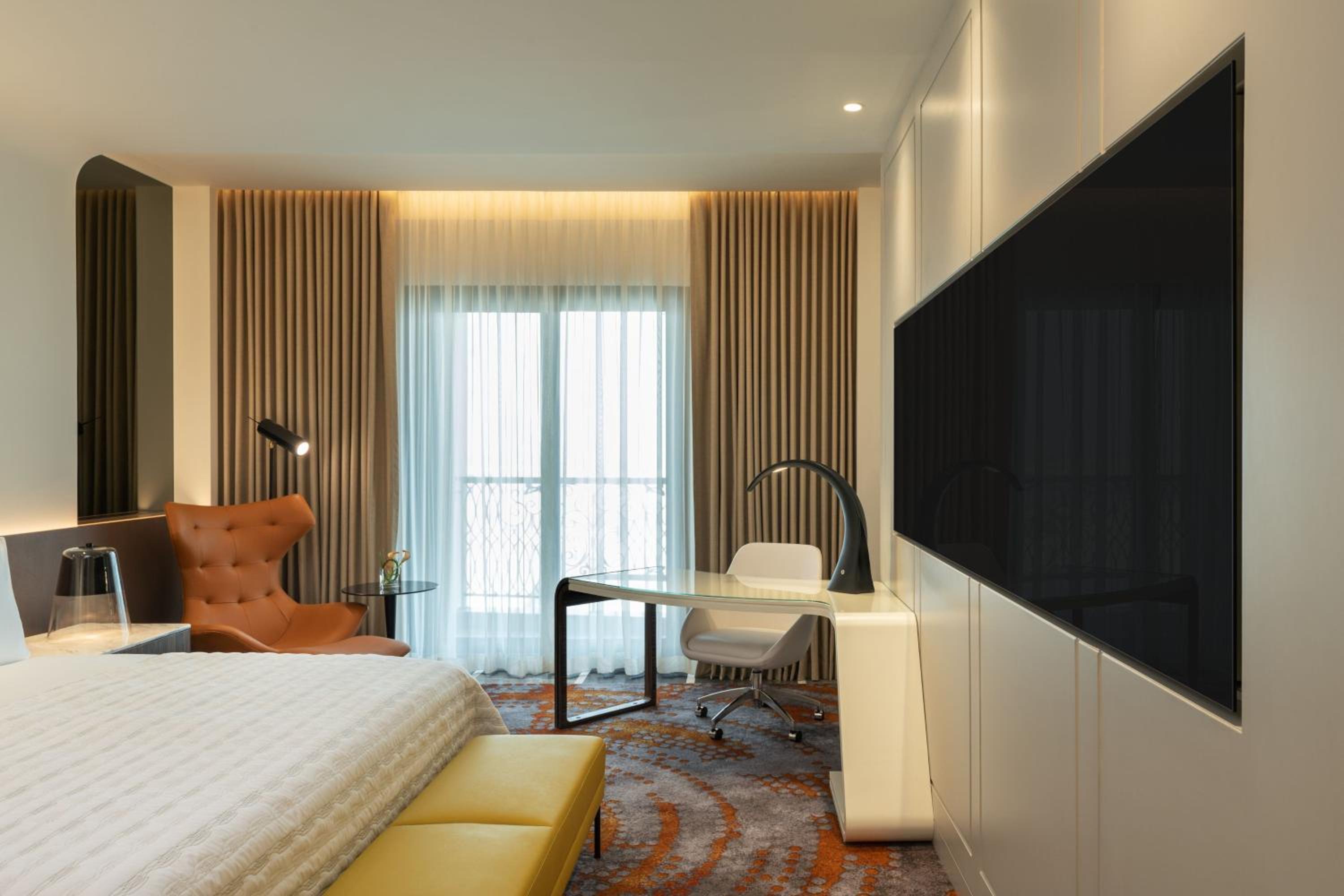 Deluxe King Room - Photo 3