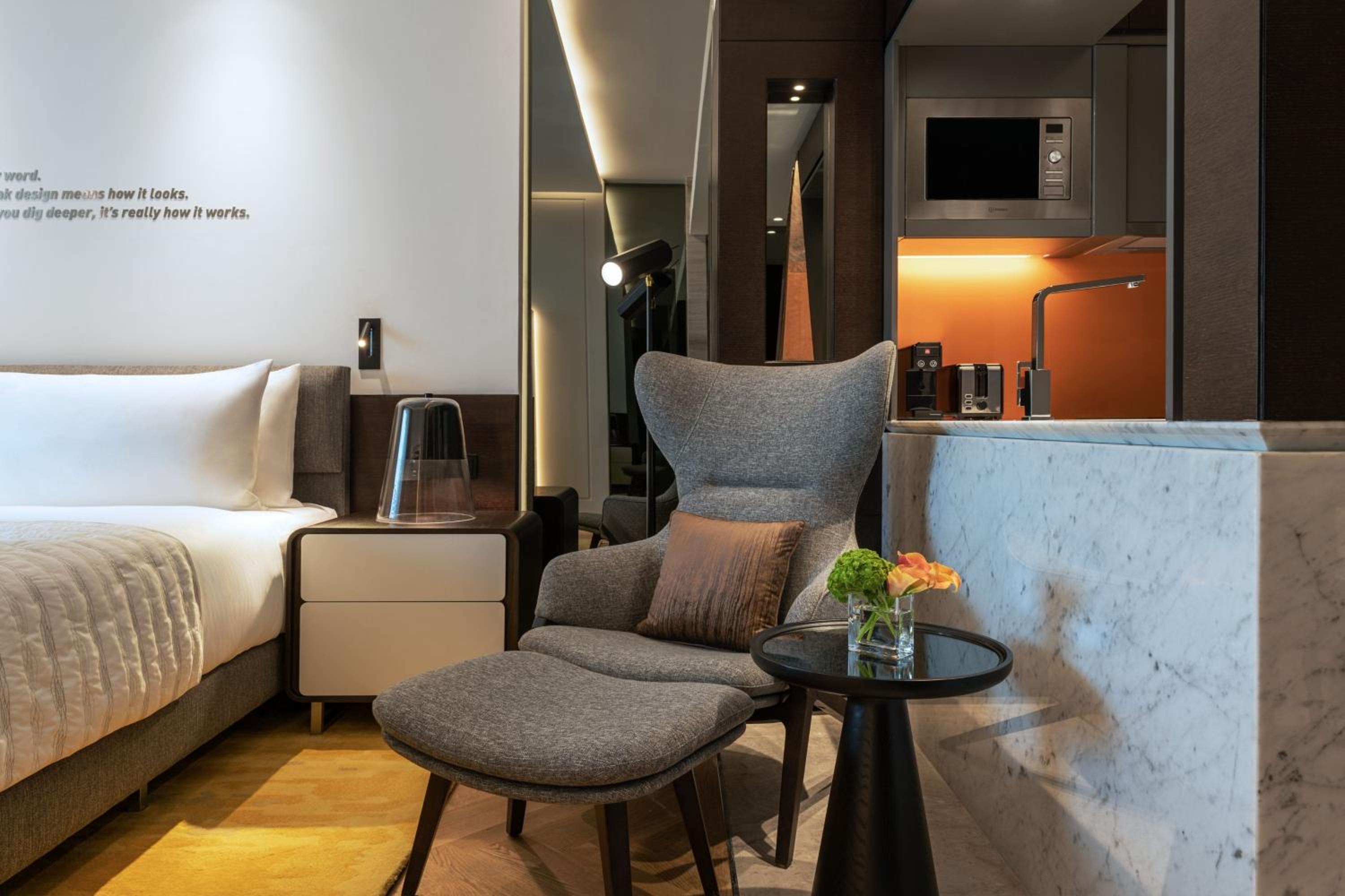 Deluxe Studio Apartment - Photo 3