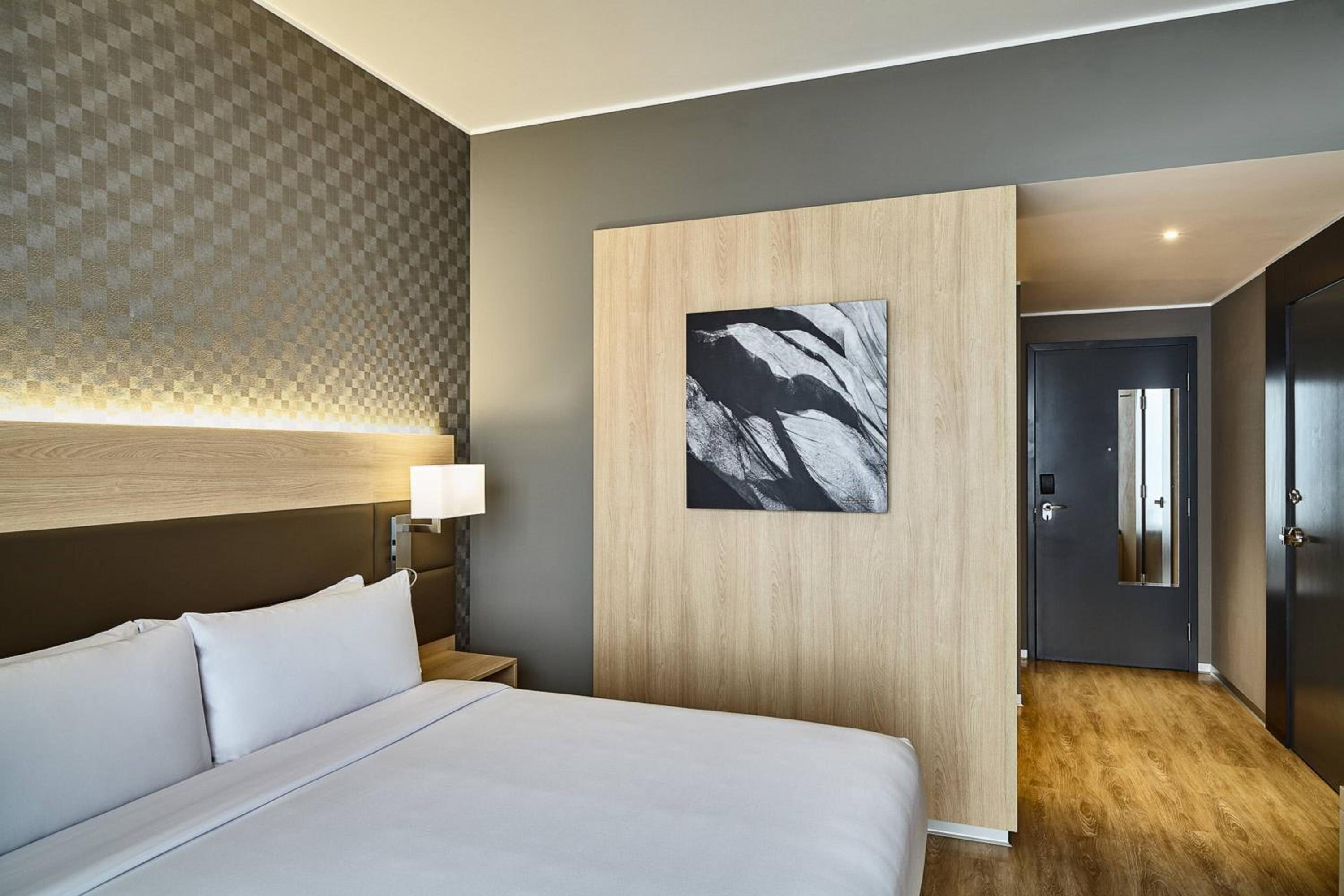 Ocean Deluxe, Deluxe Guest Room, 1 King, Oceanfront - Photo 8