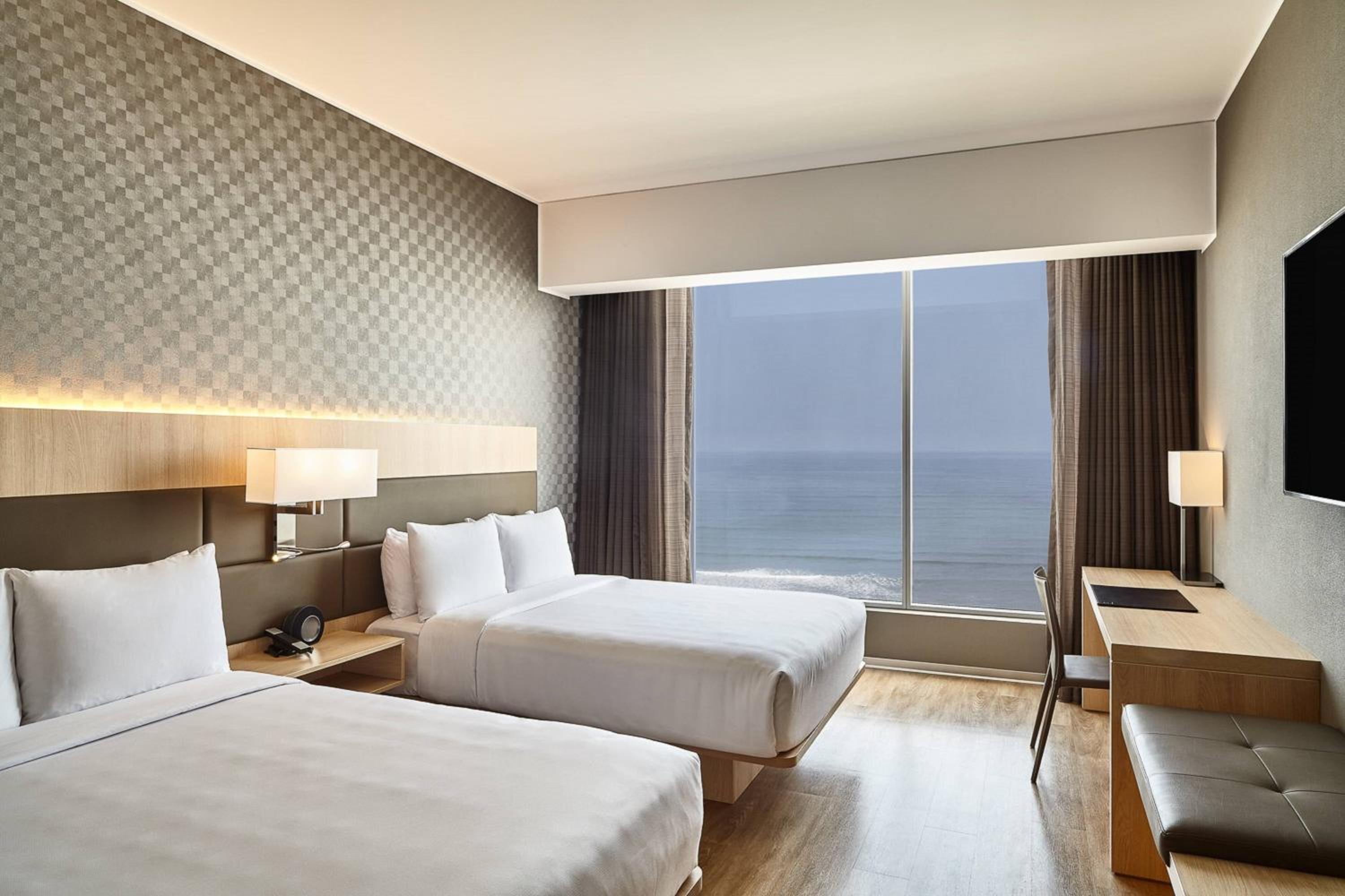 Ocean Deluxe, Deluxe Guest Room, 2 Double, Oceanfront - Photo 1