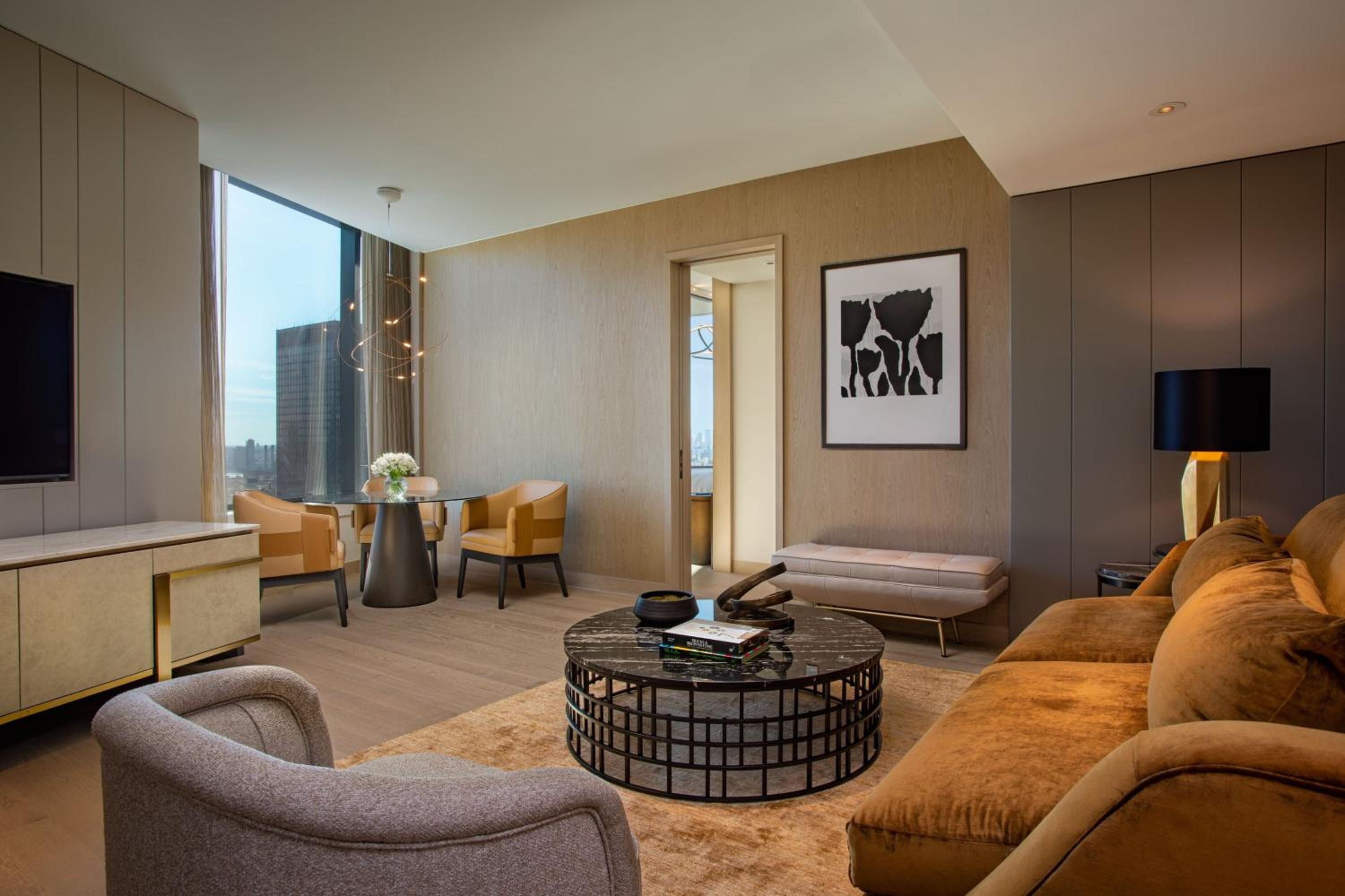 Madison One Bedroom King Suite - Club Level