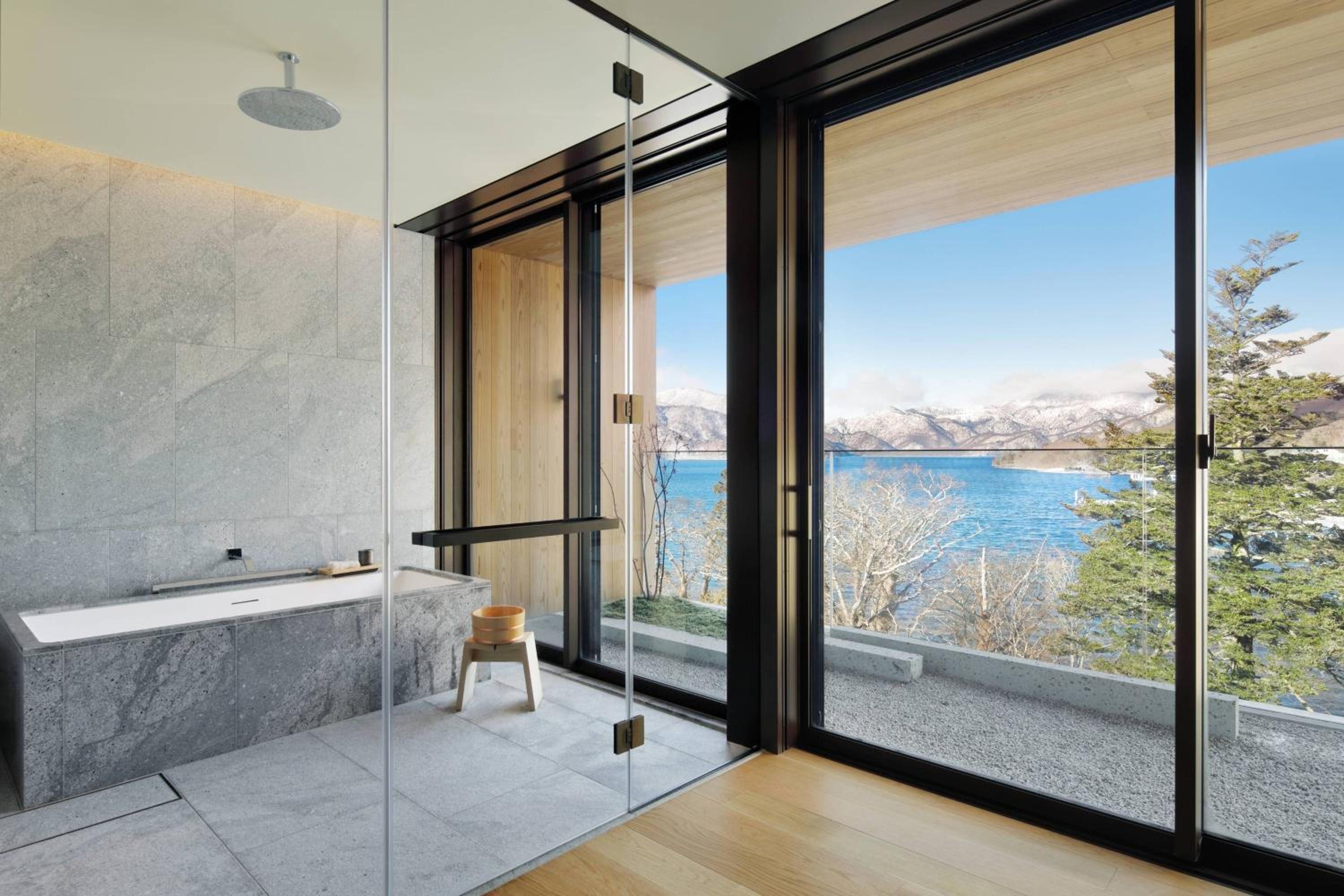 Lake Chuzenji View, Suite, 1 King, Sofa bed, Balcony photo 2
