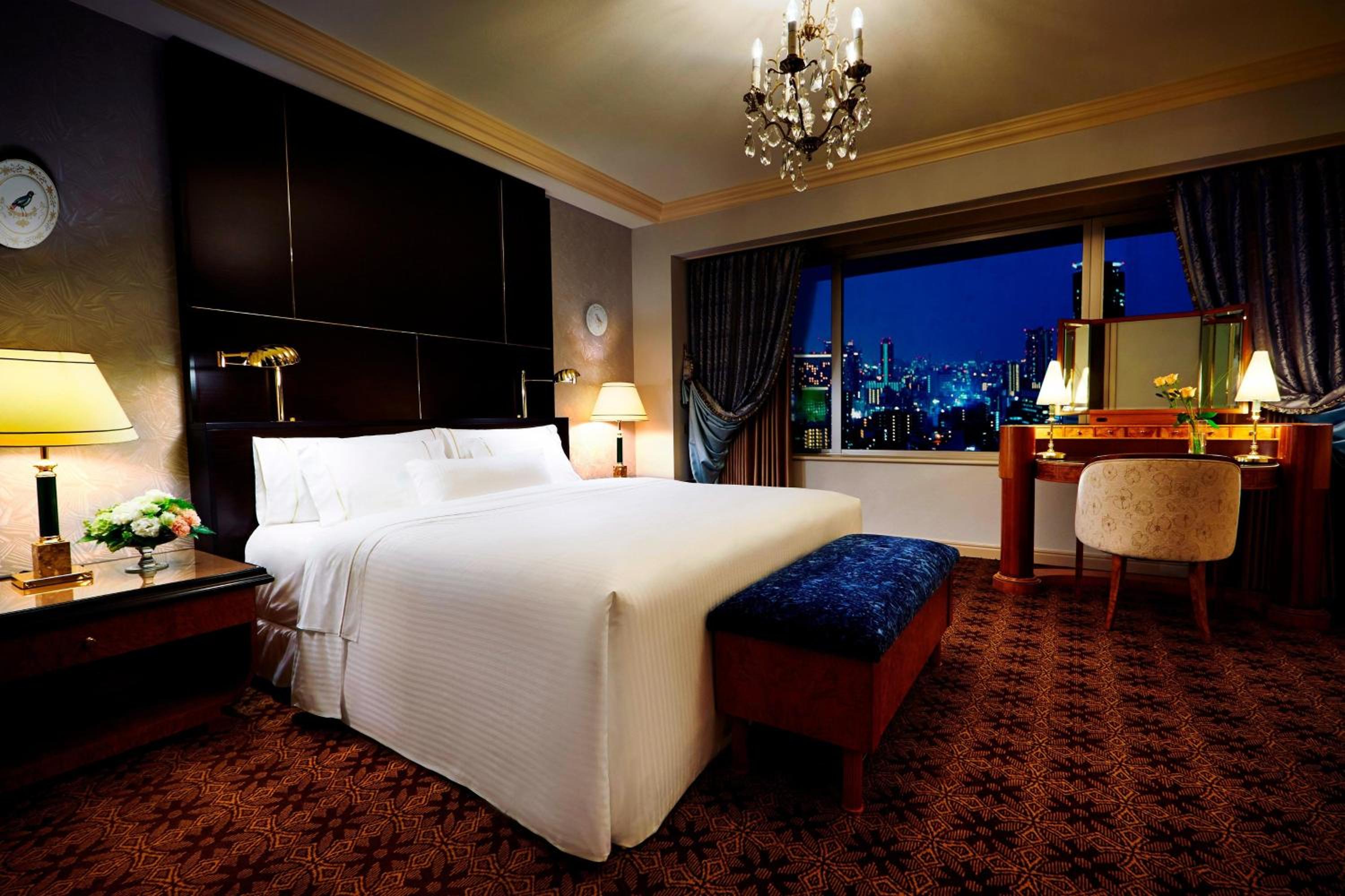 Executive King Suite - High Floor/Executive Lounge Access photo 1