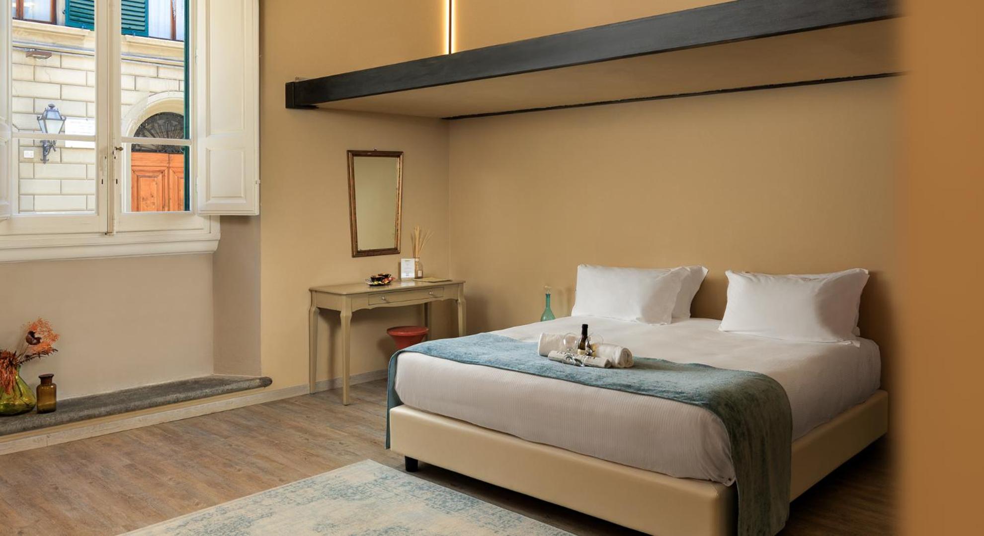 Deluxe King Room photo 1