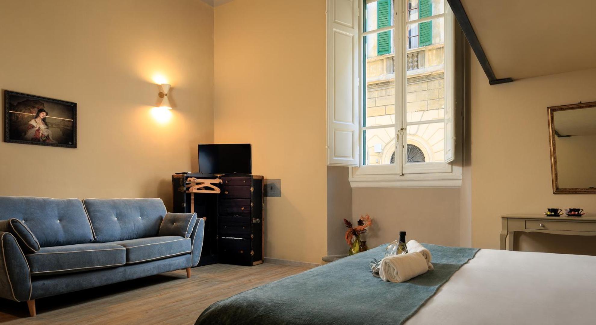 Deluxe King Room photo 2