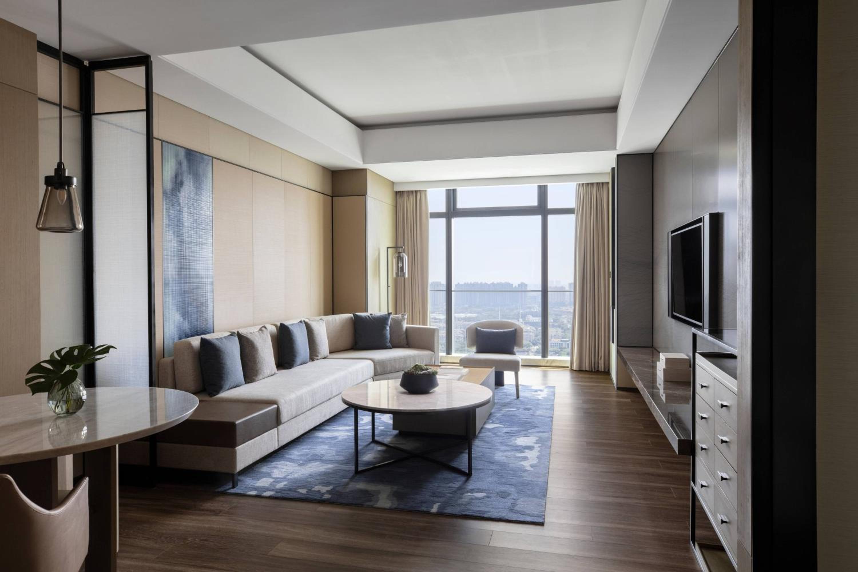 Suite, Executive lounge access, 1 Bedroom Suite, 1 King