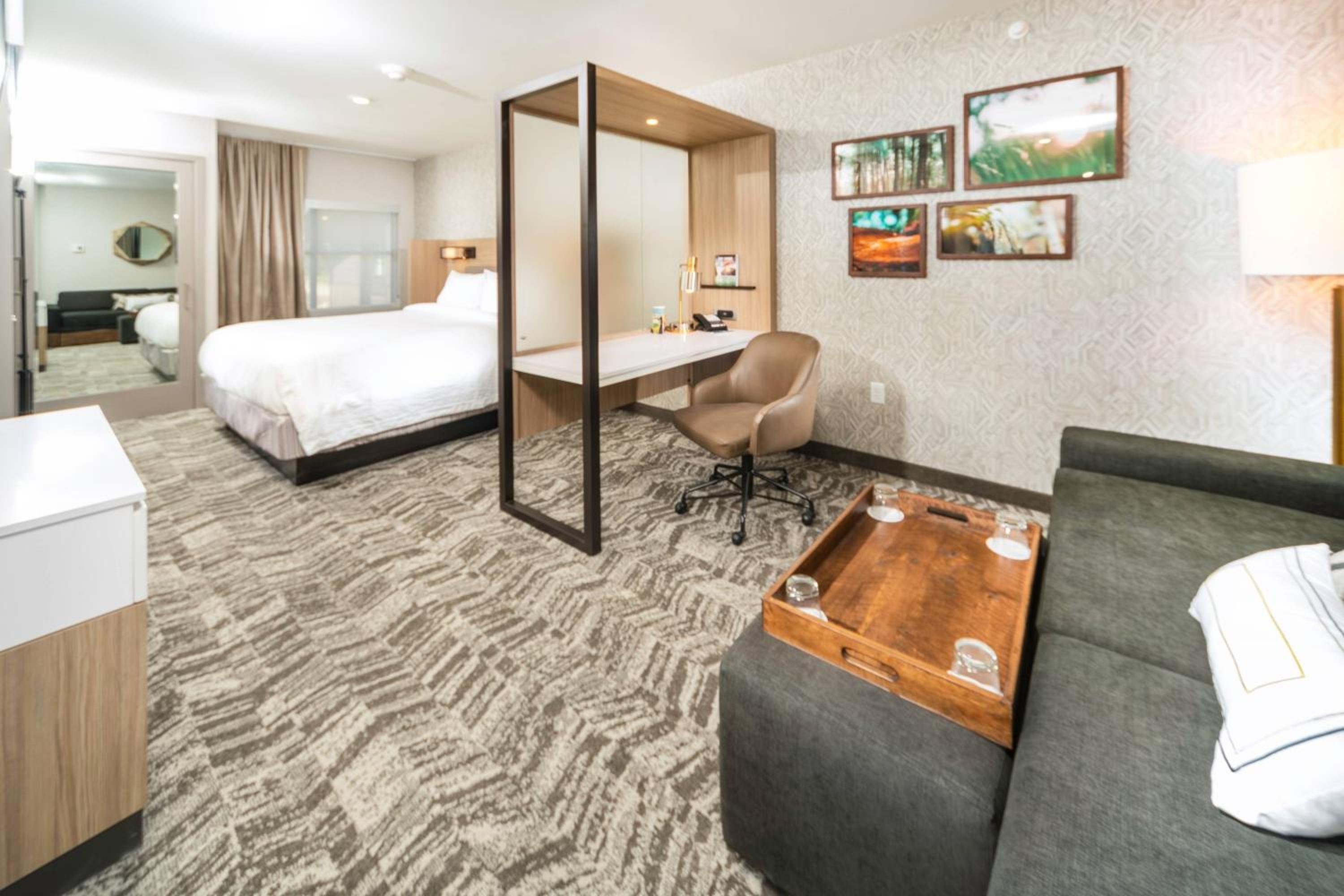 Suite, 1 King, Sofa bed, Trundle bed - Photo 1