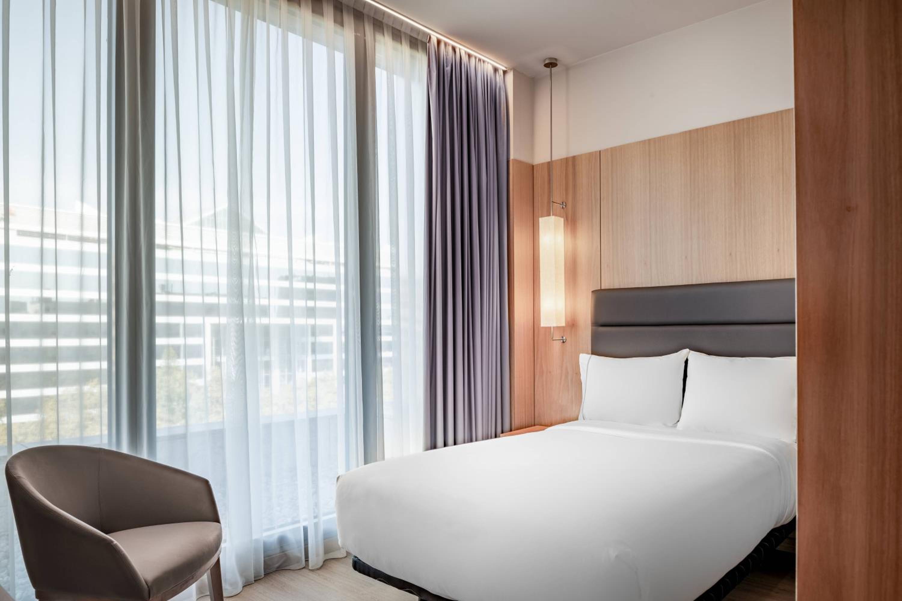 Single Room, Guest room, 1 Twin/Single Bed(s) thumbnail 5