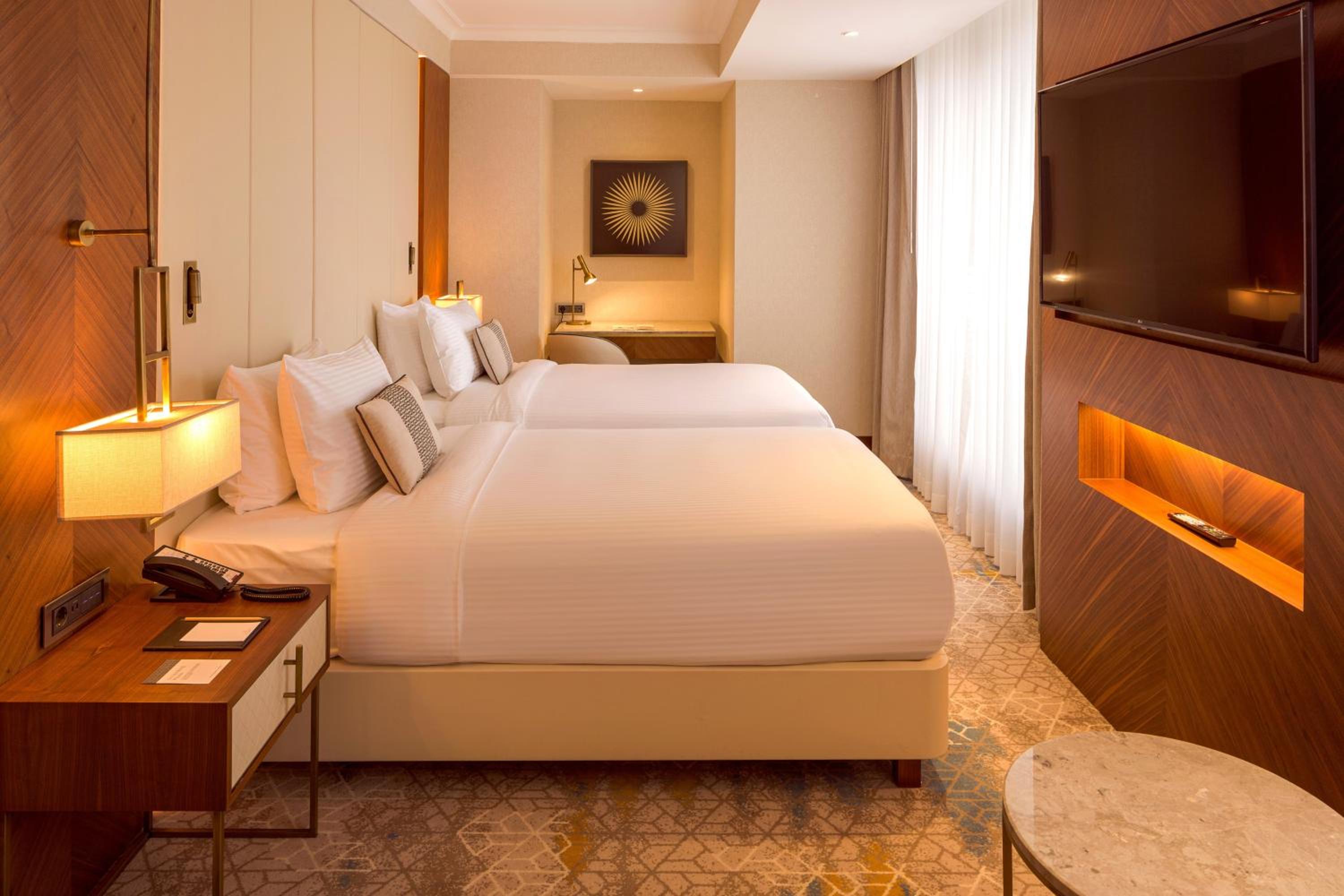 Deluxe, Guest room, 2 Twin/Single Bed(s), City view
