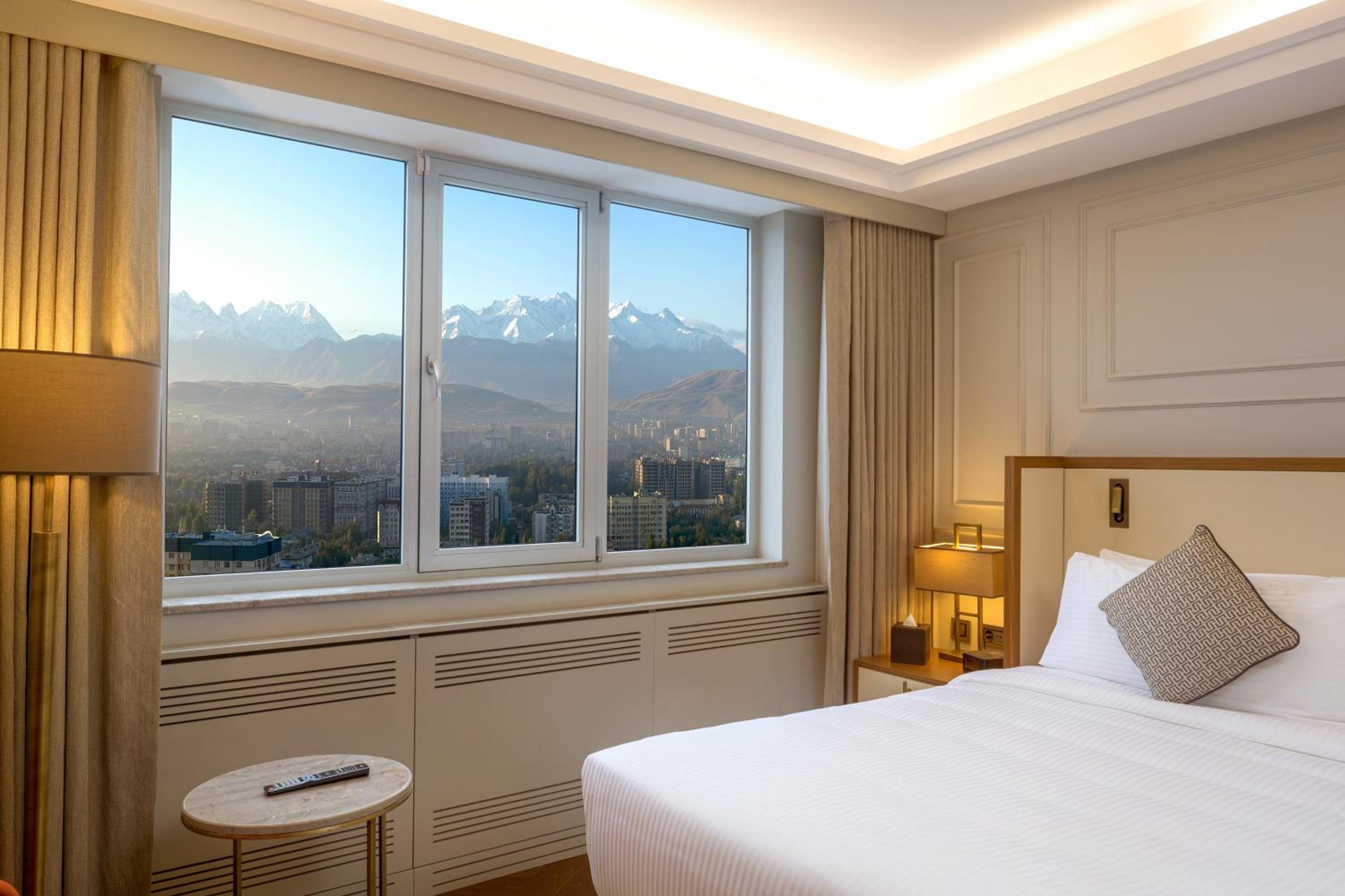 Club lounge access, 1 Bedroom Executive Suite, 1 King photo 3