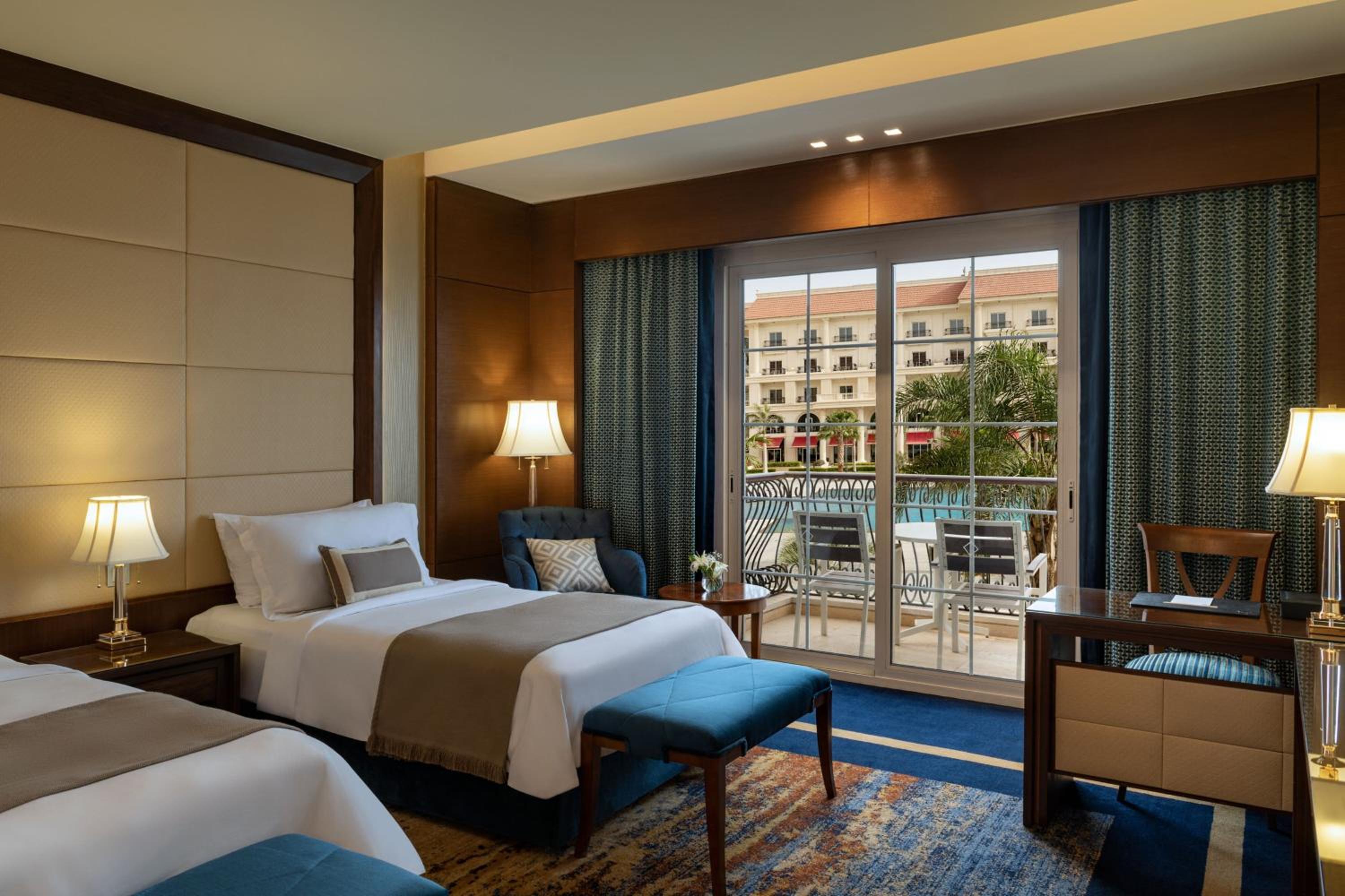 Deluxe Room Pool view, 2 Twin beds