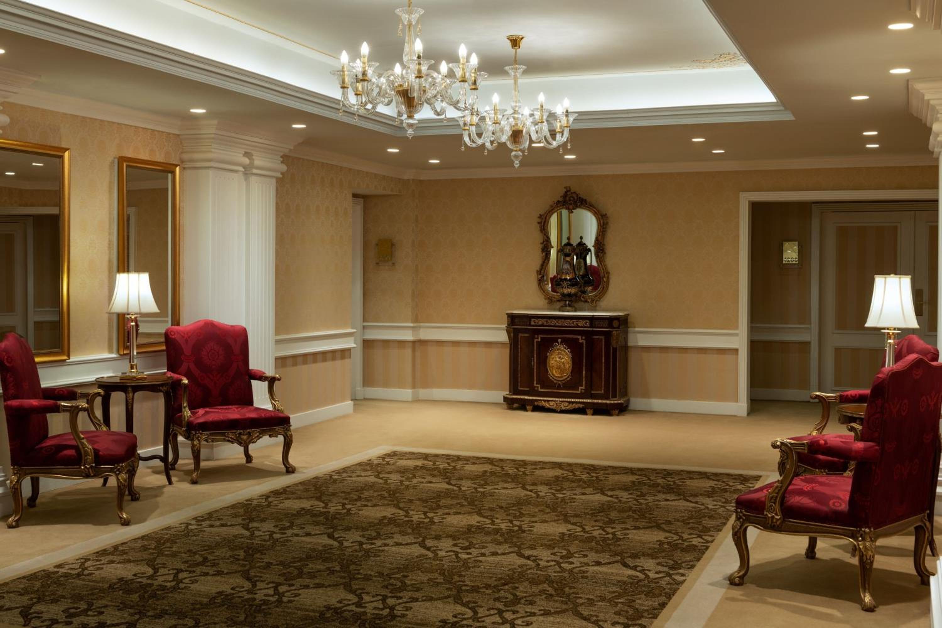Royal Suite, 2 Bedroom Presidential Suite, 1 King, Terrace thumbnail 6